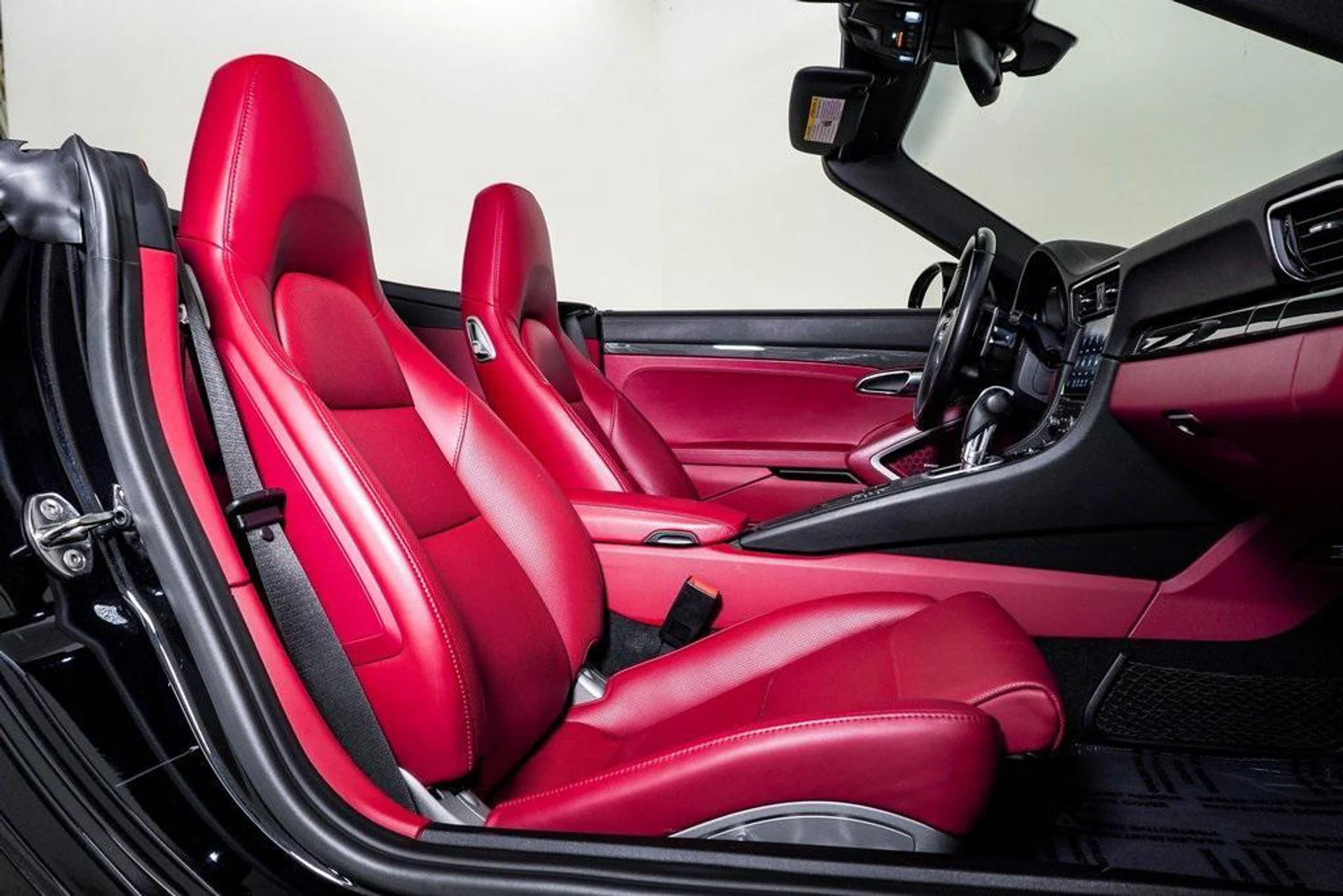 mph015_2817828825_UB_Gc_CK_Xc1y9_W3m6d_M_Tlhssw_NVKM_e32541c42a