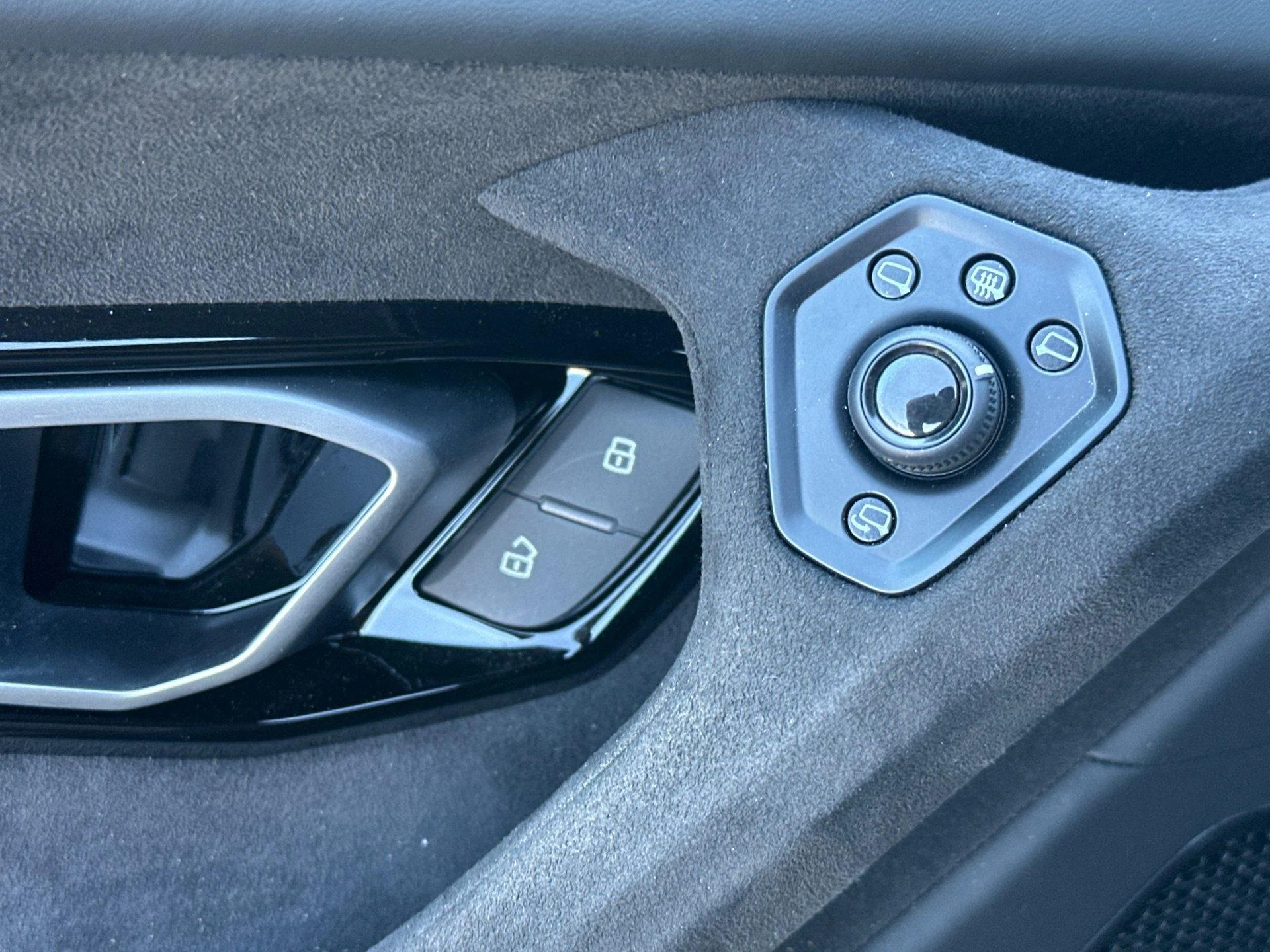 mph015_2819914934_Used_2024_Lamborghini_Huracan_Tecnica_1792147656_3b0dd3d004