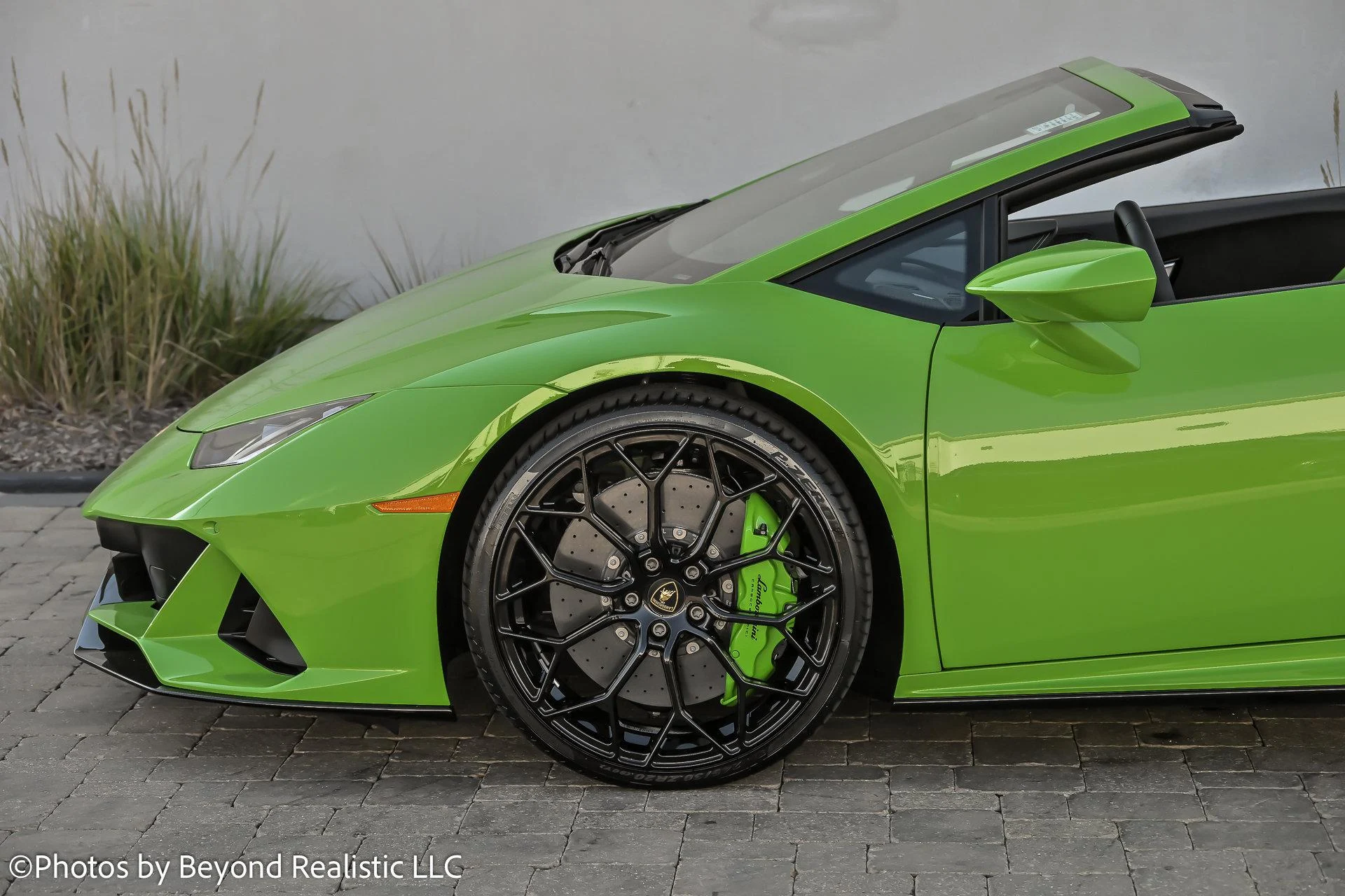 mph015_2825891804_Used_2024_Lamborghini_Huracan_EVO_Spyder_1759824947_03dfb2da98
