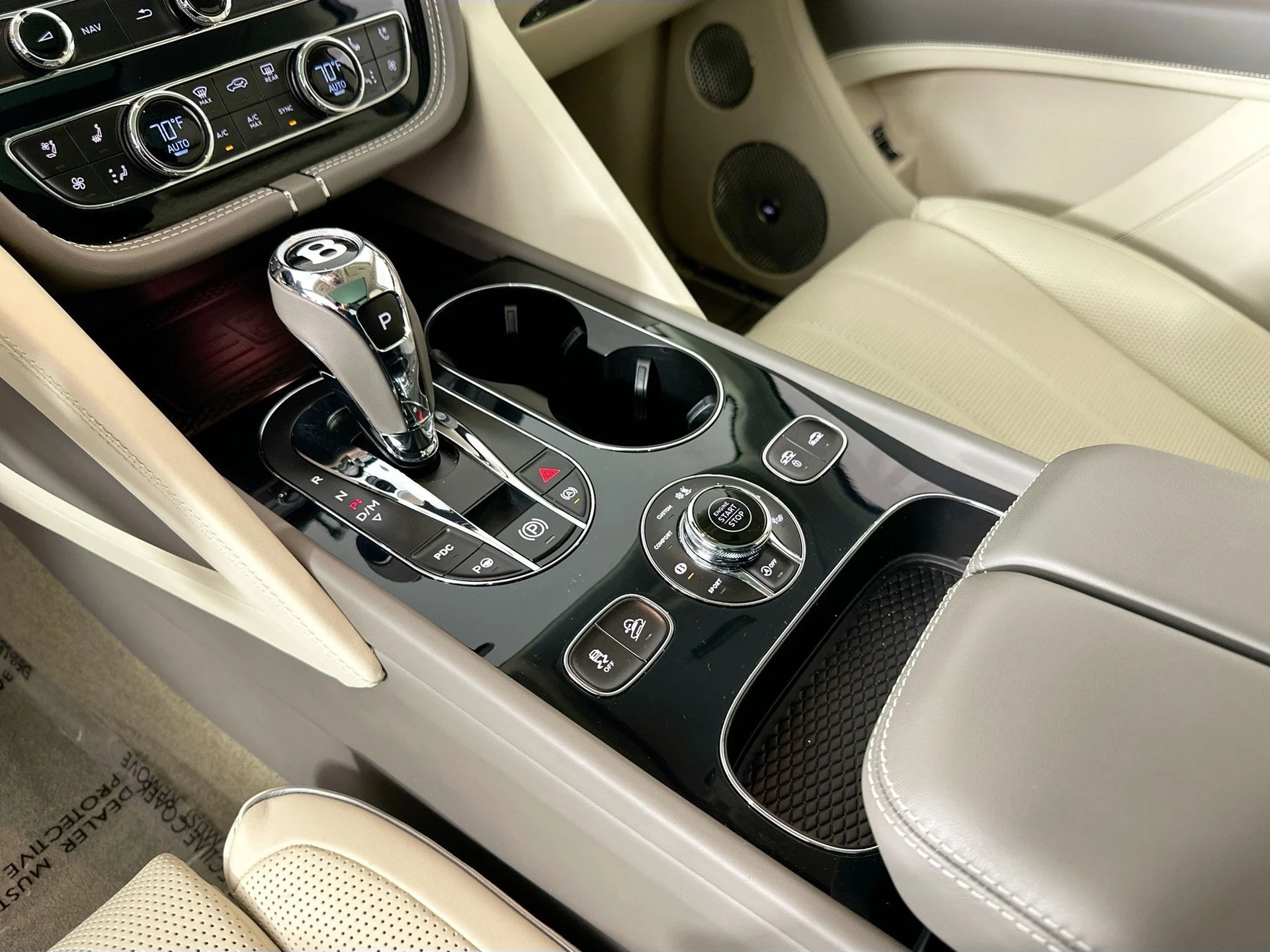 mph015_2837666053_16_2da89fc3d9