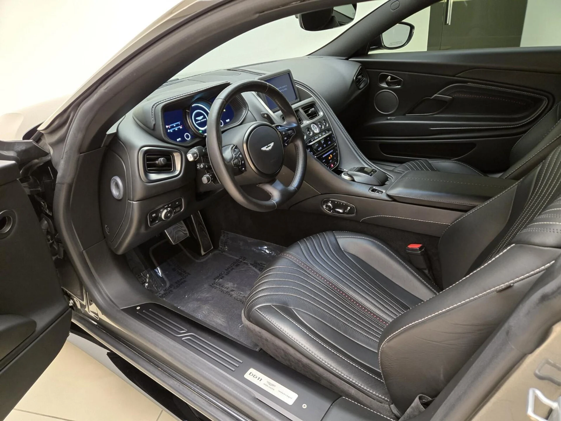 mph015_2838155563_Used_2020_Aston_Martin_DB_11_1727783491_78ea8190bd