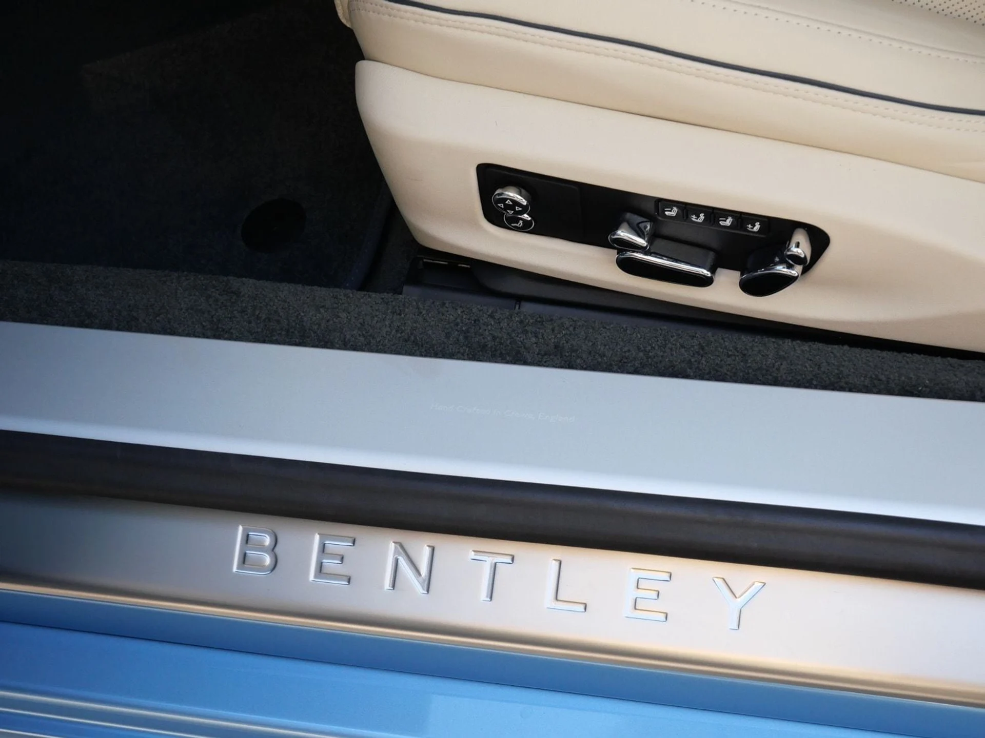 mph015_2844334630_8b6d32d329967286f346cc8dca0165fex_97f8990c85