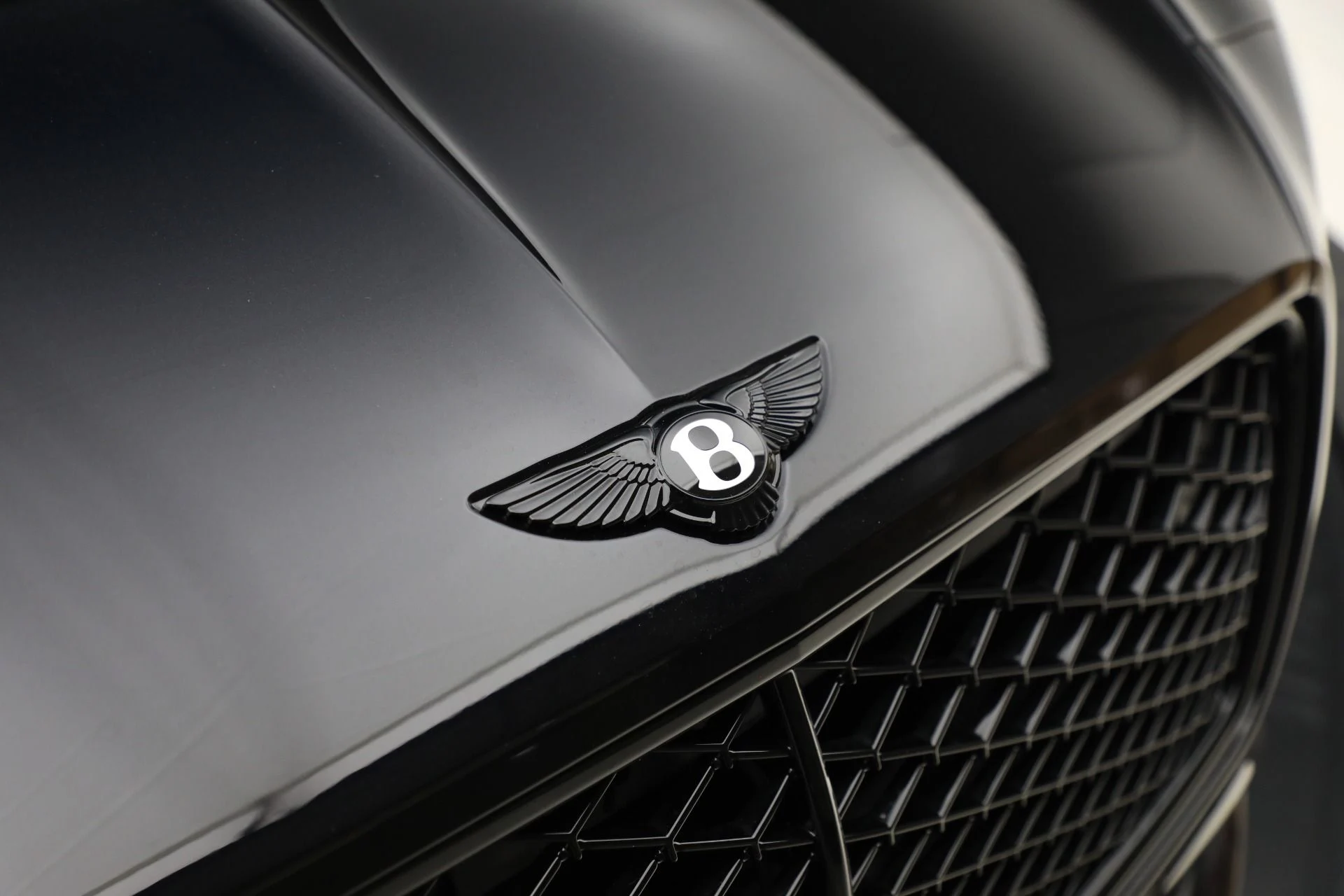 mph015_2845720537_New_2025_Bentley_Continental_GTC_Black_Edition_174c4cd84c