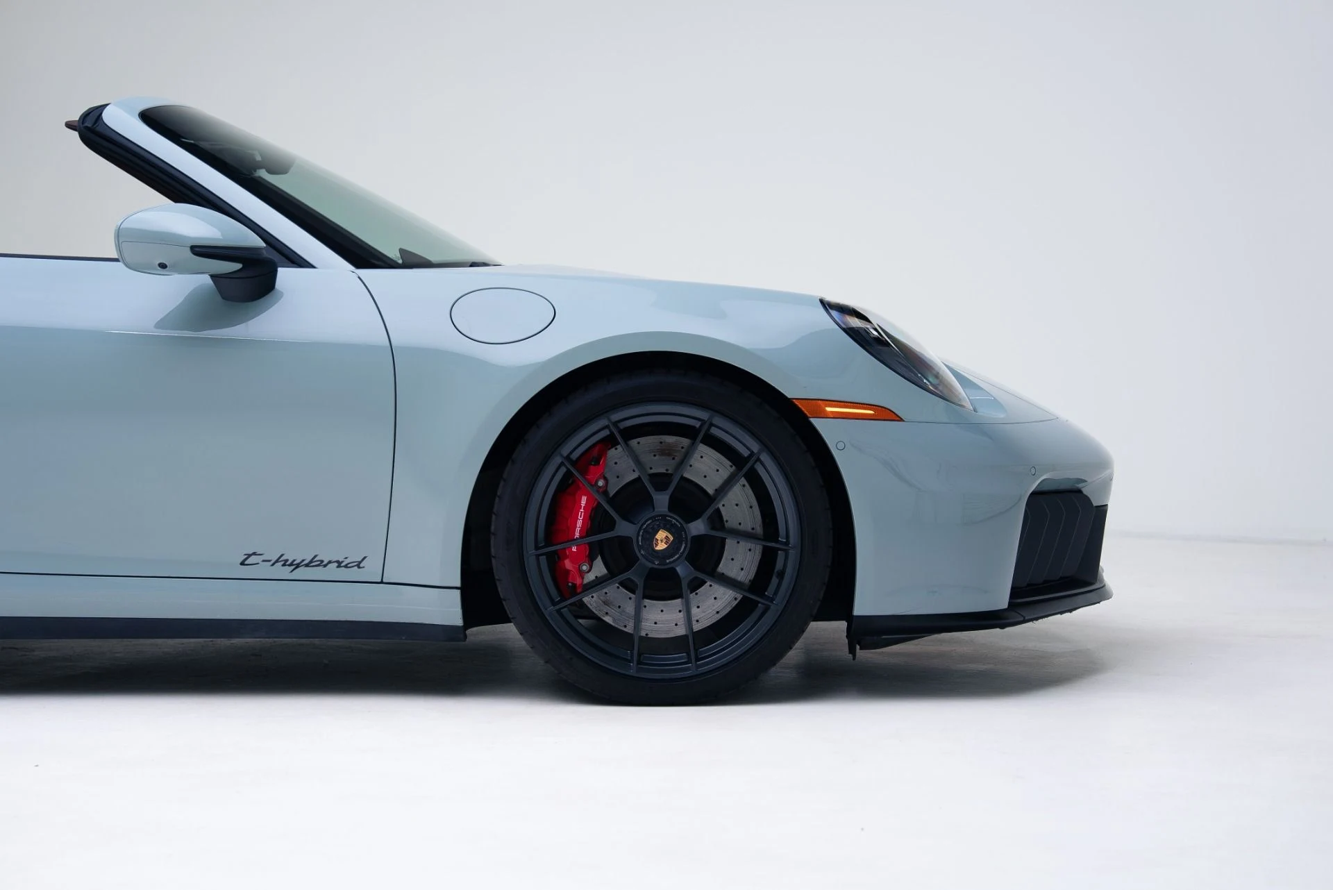 mph015_2846173153_Used_2025_Porsche_911_Carrera_4_GTS_1768865201_2301eed90e