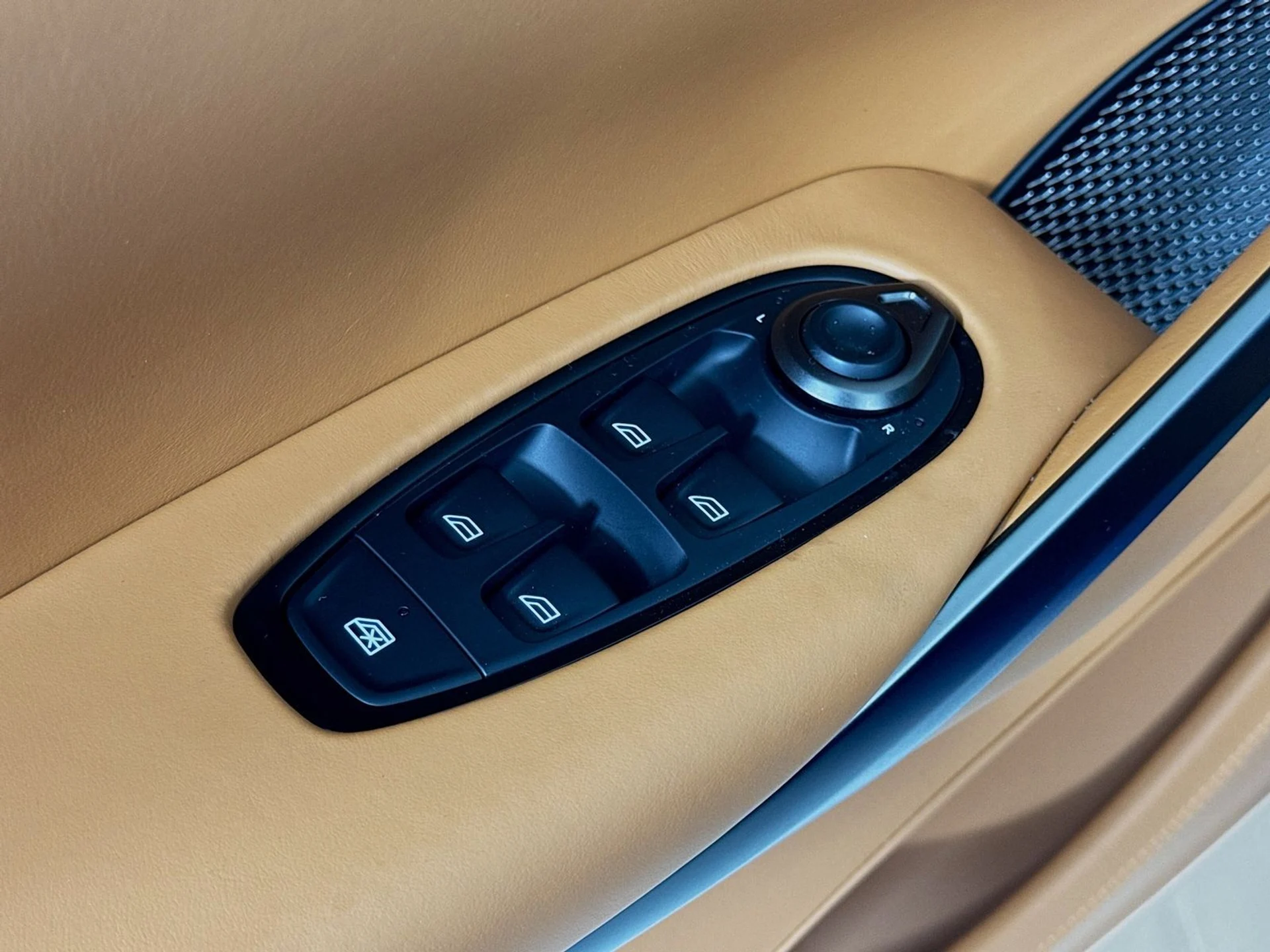 mph015_2848785952_1c134c20bc77fadd1922b0a6ca1a8c58x_042a552cdf