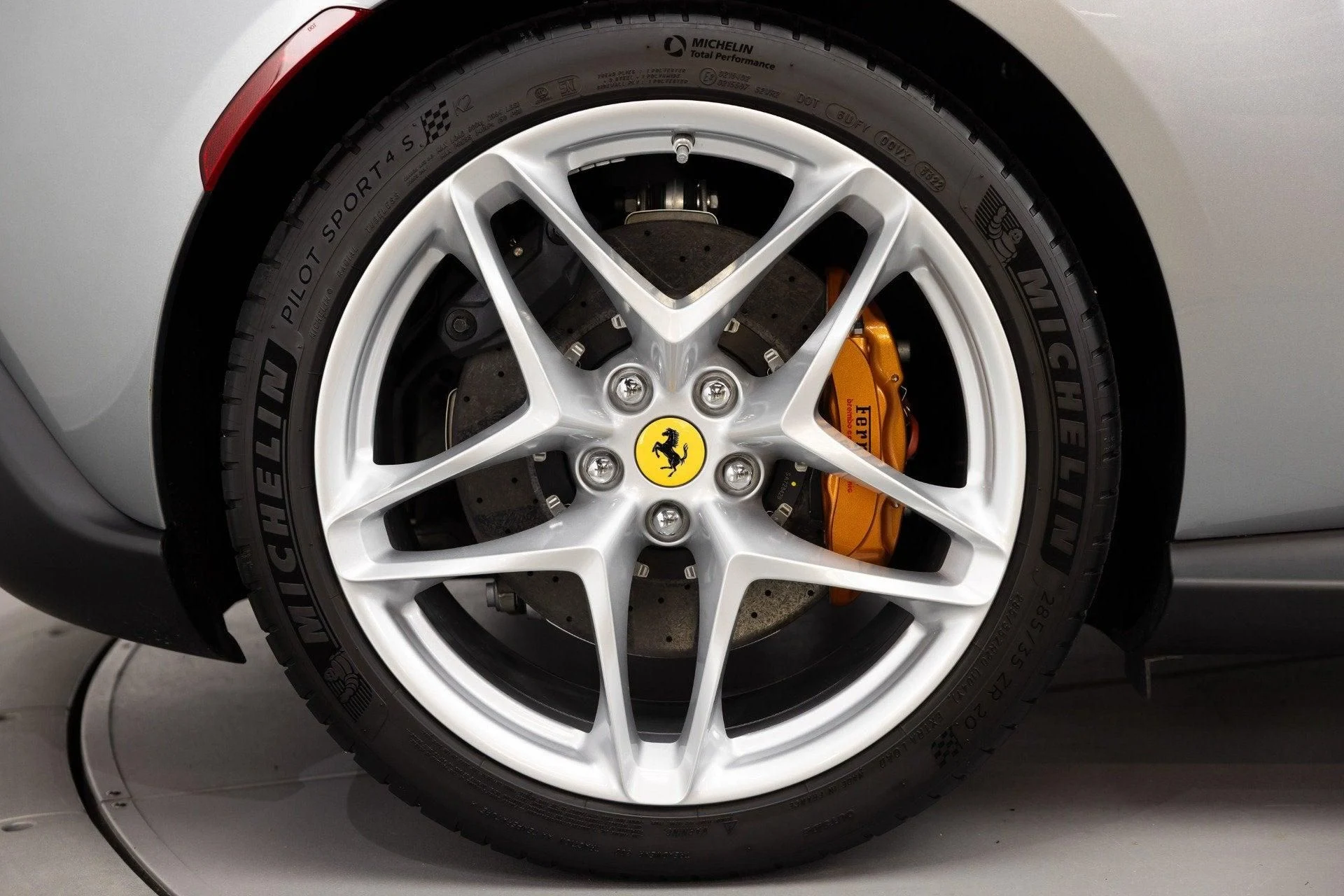 mph015_2849608260_Used_2023_Ferrari_Roma_1783519056_96f5907259