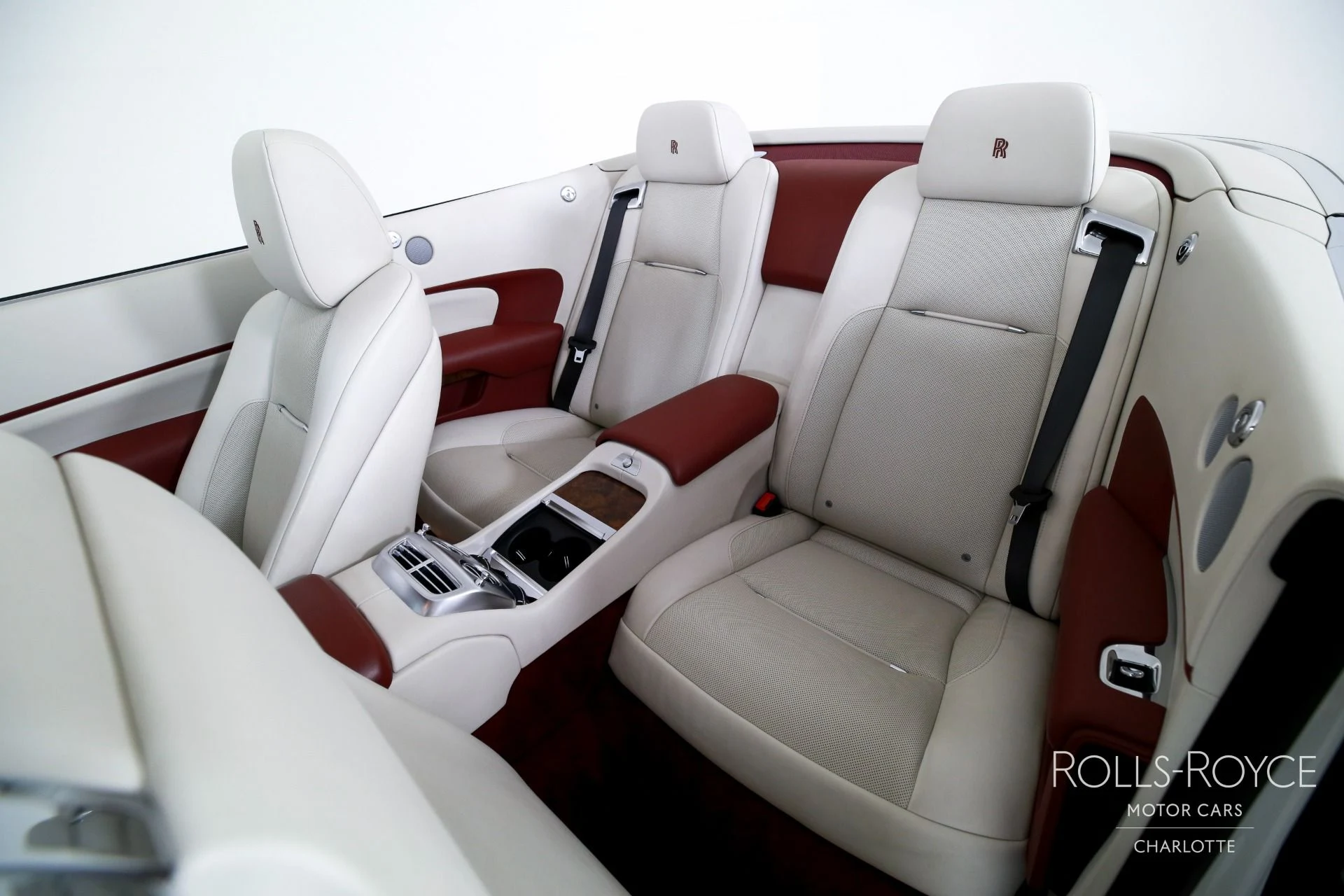 mph015_2856890908_Used_2020_Rolls_Royce_Dawn_1775592549_3ebf6a7a5c