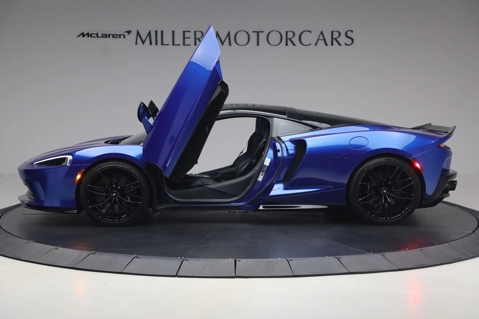 mph015_2858438577_Used_2023_Mc_Laren_GT_Luxe_7d1ba847b9