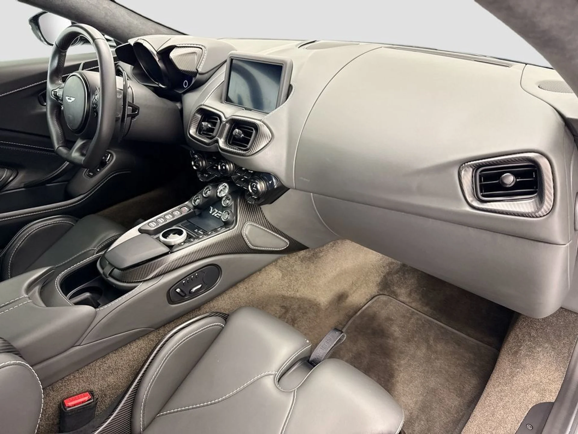 mph015_2859318977_used_2023_aston_martin_vantage_v12coupe_8119_23004338_16_1024_9e771508c5