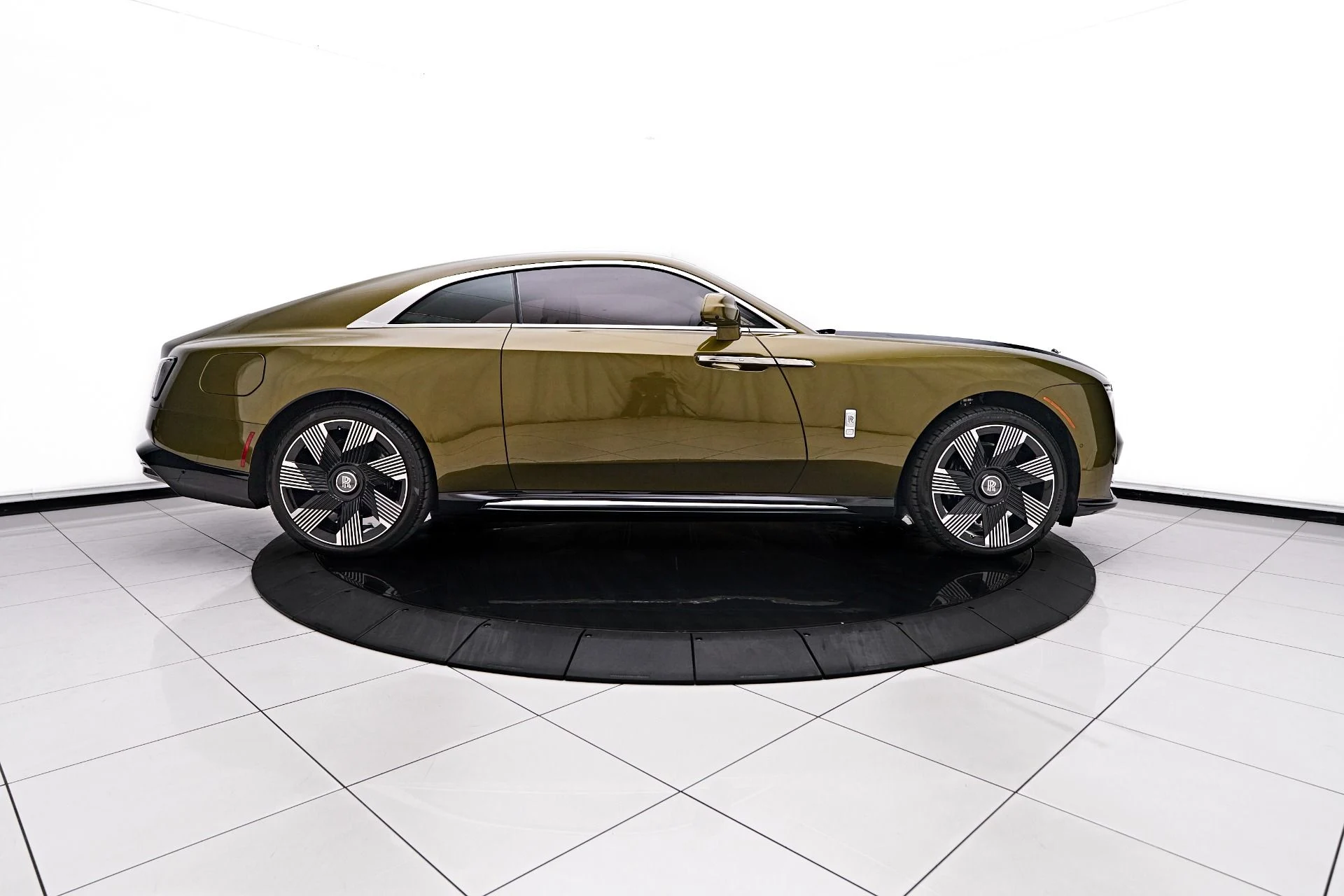 mph015_2864603325_Used_2024_Rolls_Royce_Spectre_1753235106_369572f27c