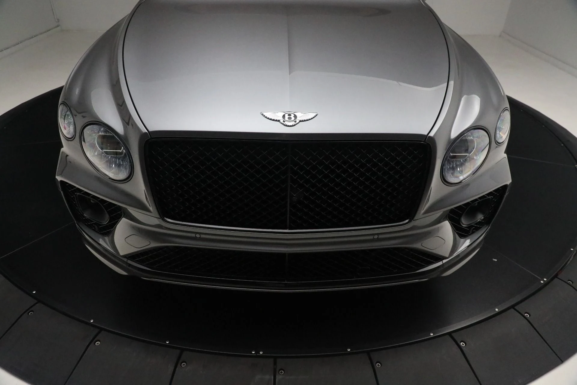 mph015_2866701866_Used_2023_Bentley_Bentayga_Azure_Hybrid_1721850994_30c8b64543