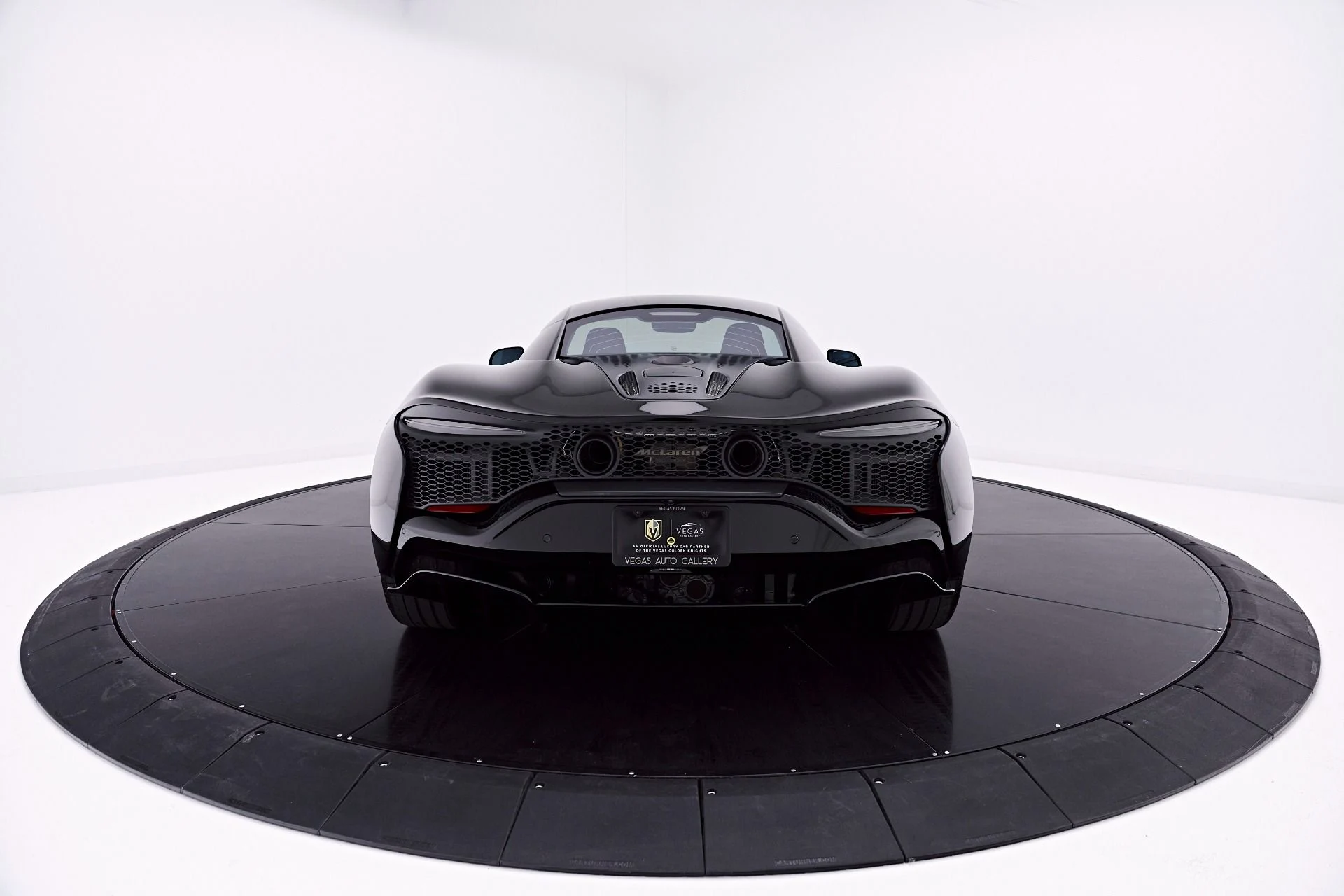mph015_2869648318_Used_2026_Mc_Laren_Artura_Vision_1777507448_c56034ebeb