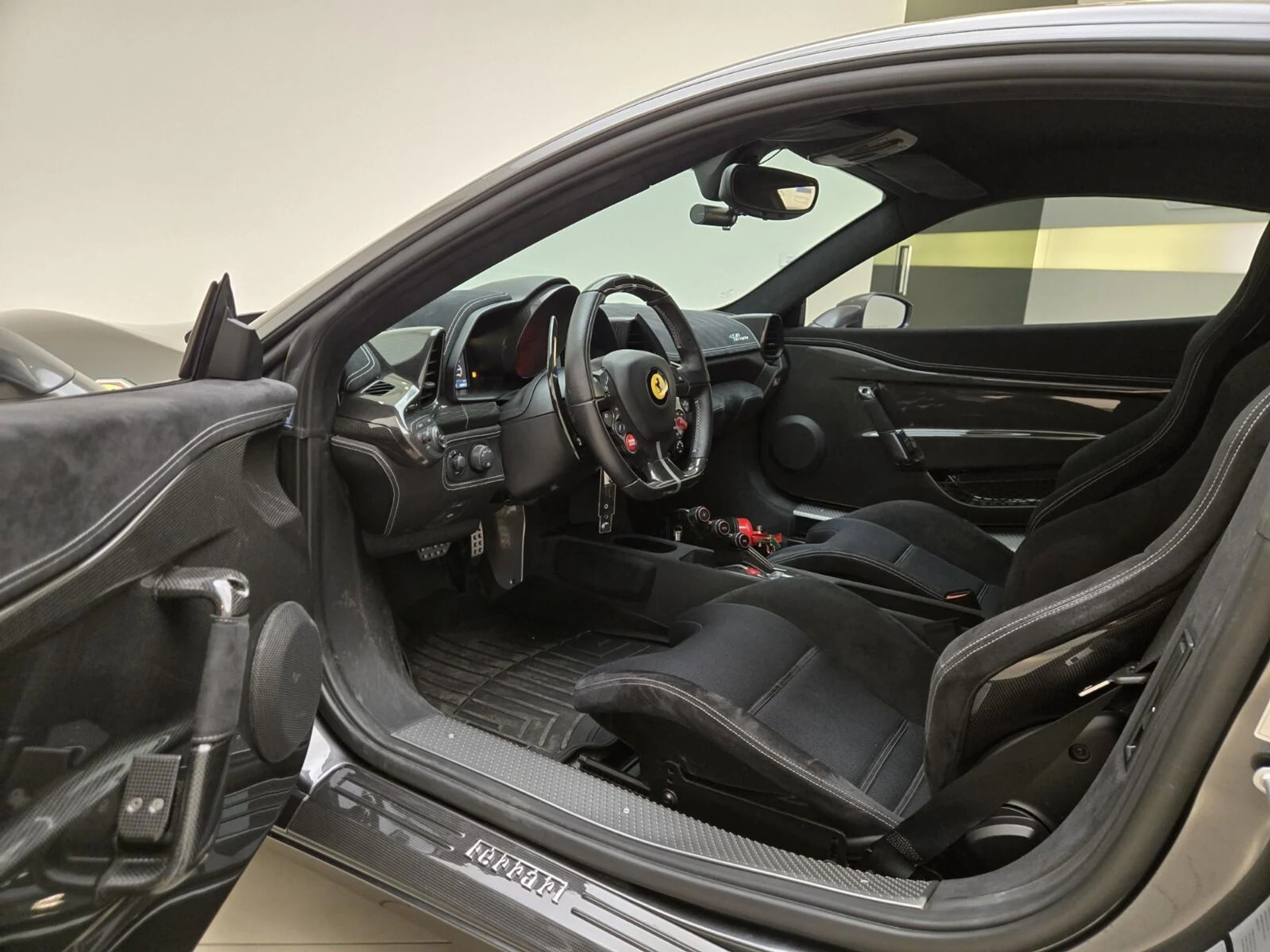 mph015_2871371777_Used_2014_Ferrari_458_Italia_Speciale_1760771354_39137011ef