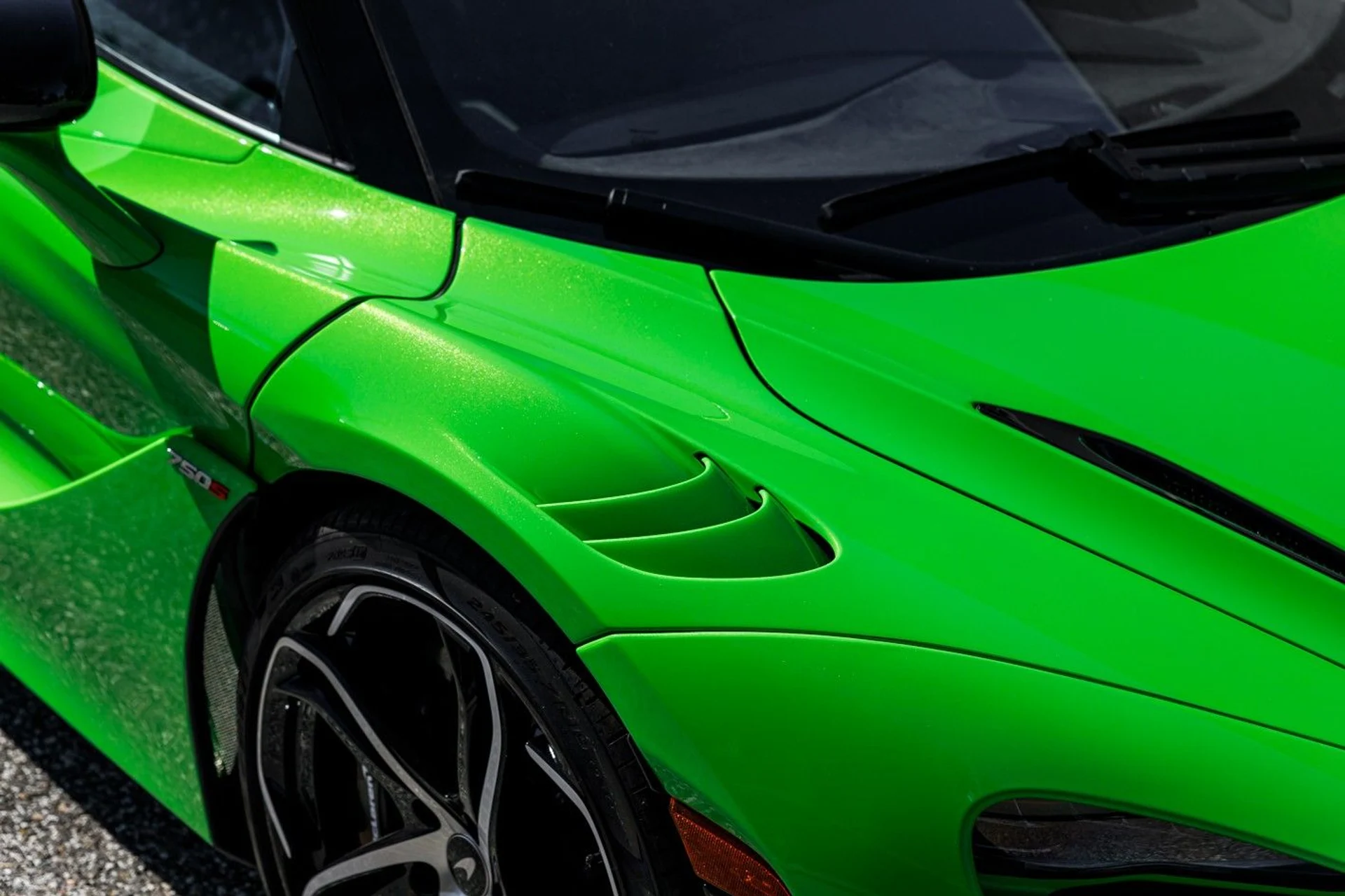 mph015_2873380761_668_p16_l_689961630d