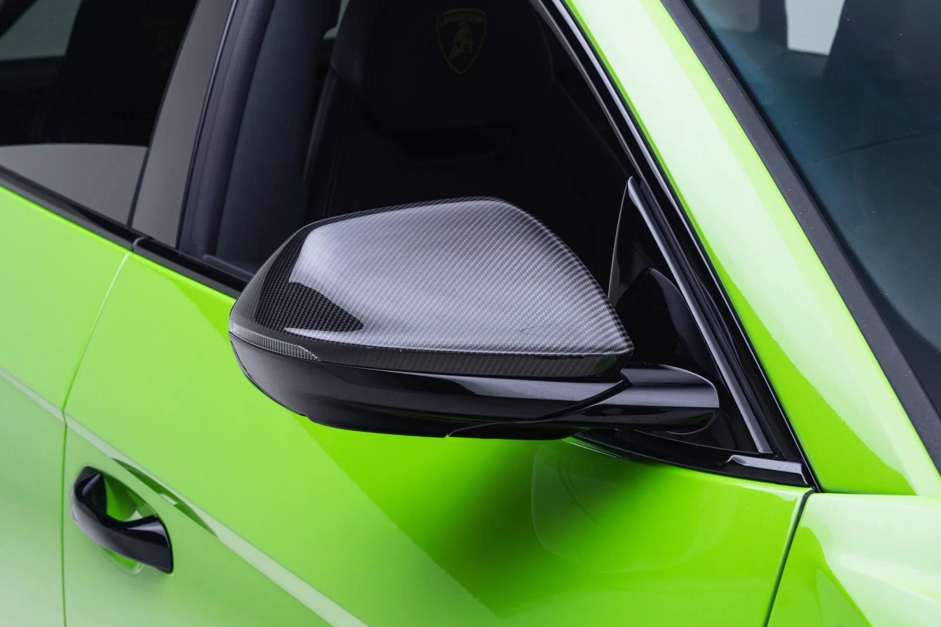 mph015_2875294569_Used_2023_Lamborghini_Urus_Performante_1779121057_eeb2348496