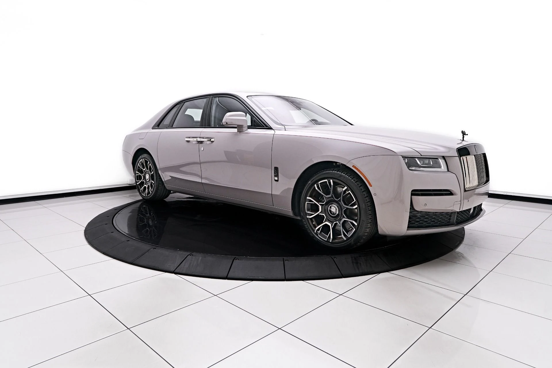 mph015_2876071121_Used_2024_Rolls_Royce_Ghost_Base_1750545531_aeeab7ccd3