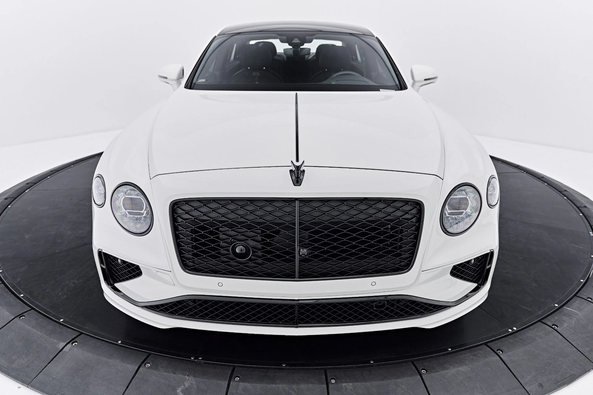 mph015_2876729666_Used_2025_Bentley_Flying_Spur_Black_Edition_1790368063_81ce442878