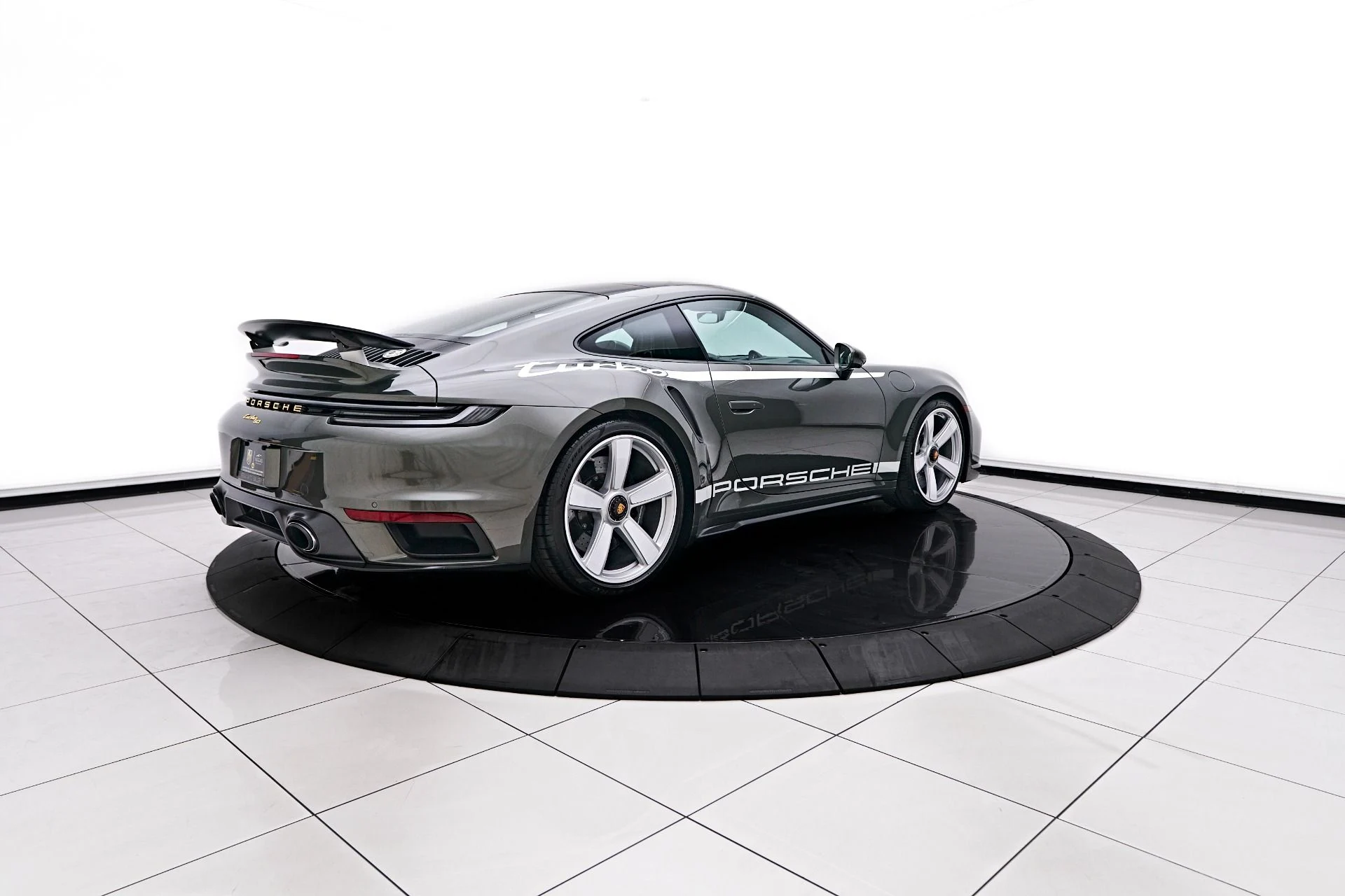 mph015_2877195387_Used_2025_Porsche_911_Turbo_1757541209_cf2c98424f