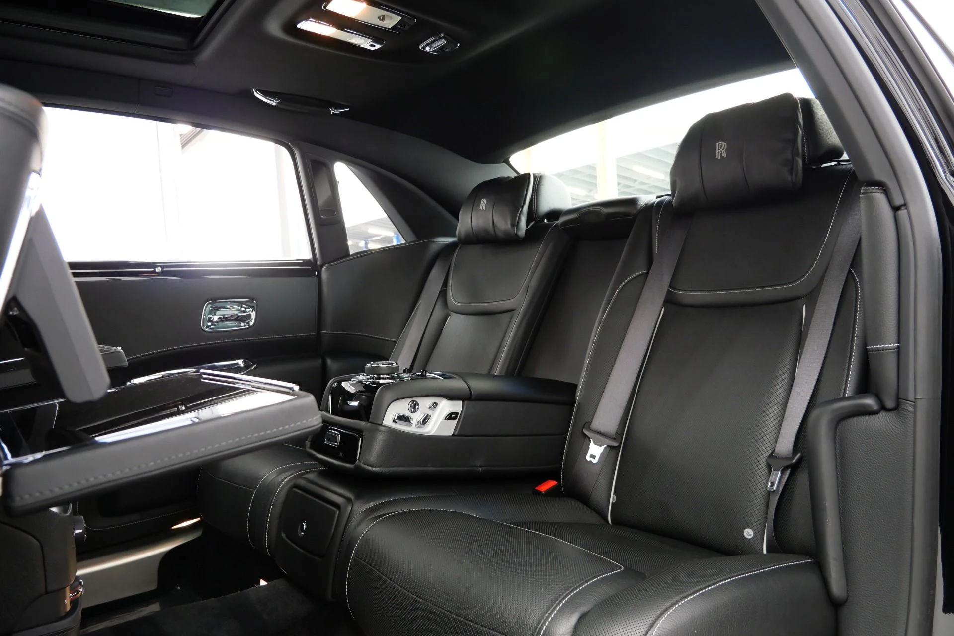 mph015_2877493467_Used_2019_Rolls_Royce_Ghost_EWB_Long_Wheelbase_Model_430_K_MSRP_Low_Miles_1788191510_4dc40929d4