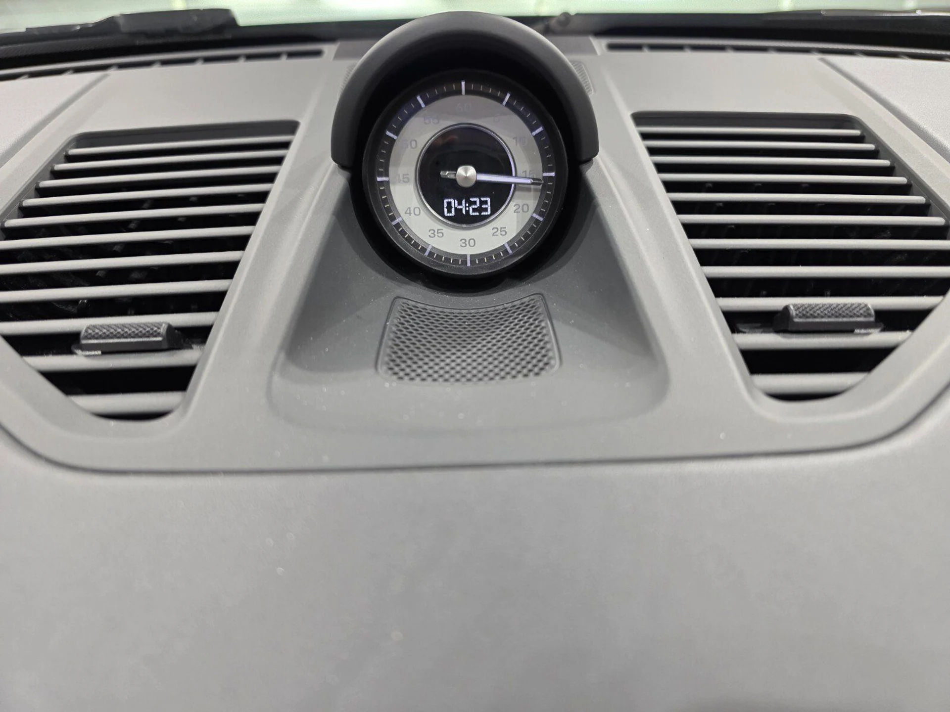 mph015_2878180729_67630a245a94111755d9ec24dd109483_13e5090294