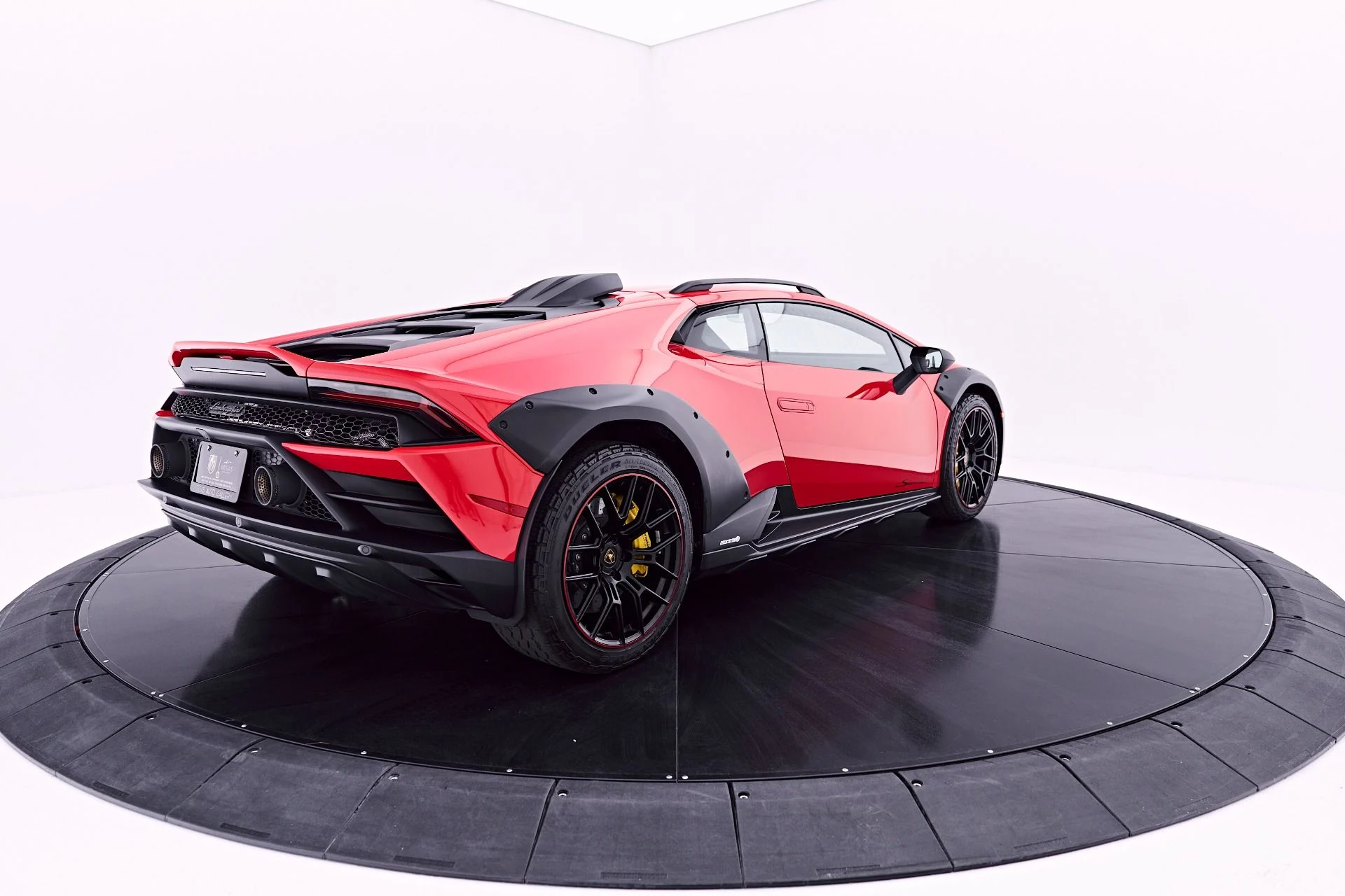 mph015_2883186154_Used_2023_Lamborghini_Huracan_Sterrato_Base_1782841491_77baf4b374