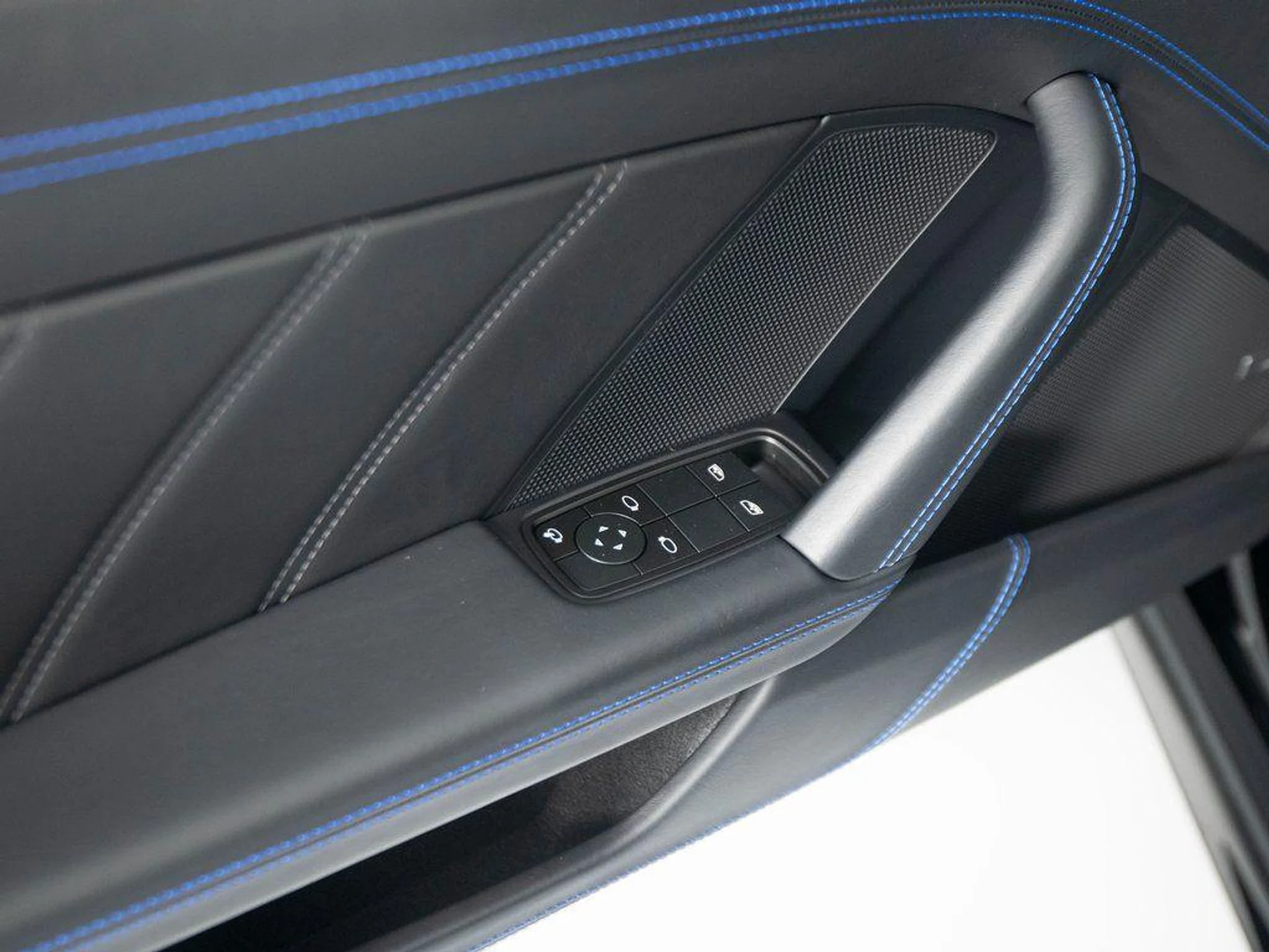 mph015_2884950783_r_O6_RM_Zmrq_Jc_W_Alh_J_Jmax2_AEHDGI_415edfb6ec