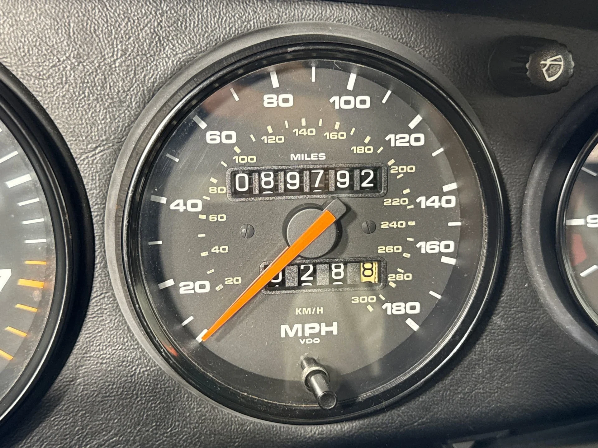 mph015_2887413158_5032850c5513b00697456b886d4ec204x_87d89462bc