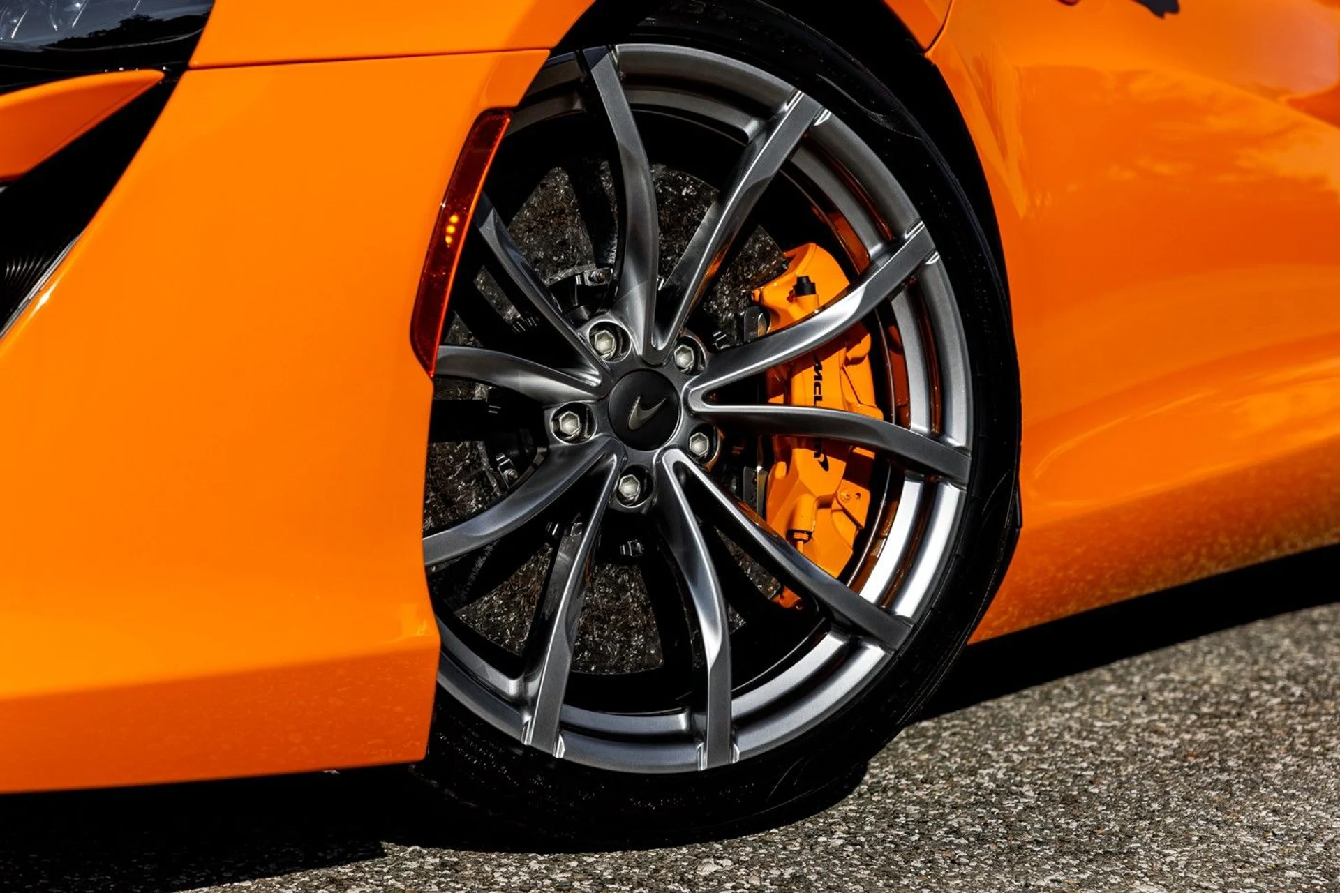 mph015_2891777731_617_p16_l_136a506619