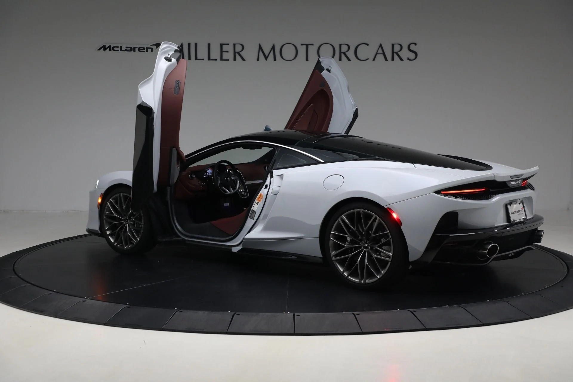 mph015_2906189606_Used_2023_Mc_Laren_GT_Luxe_74f0bf8b23
