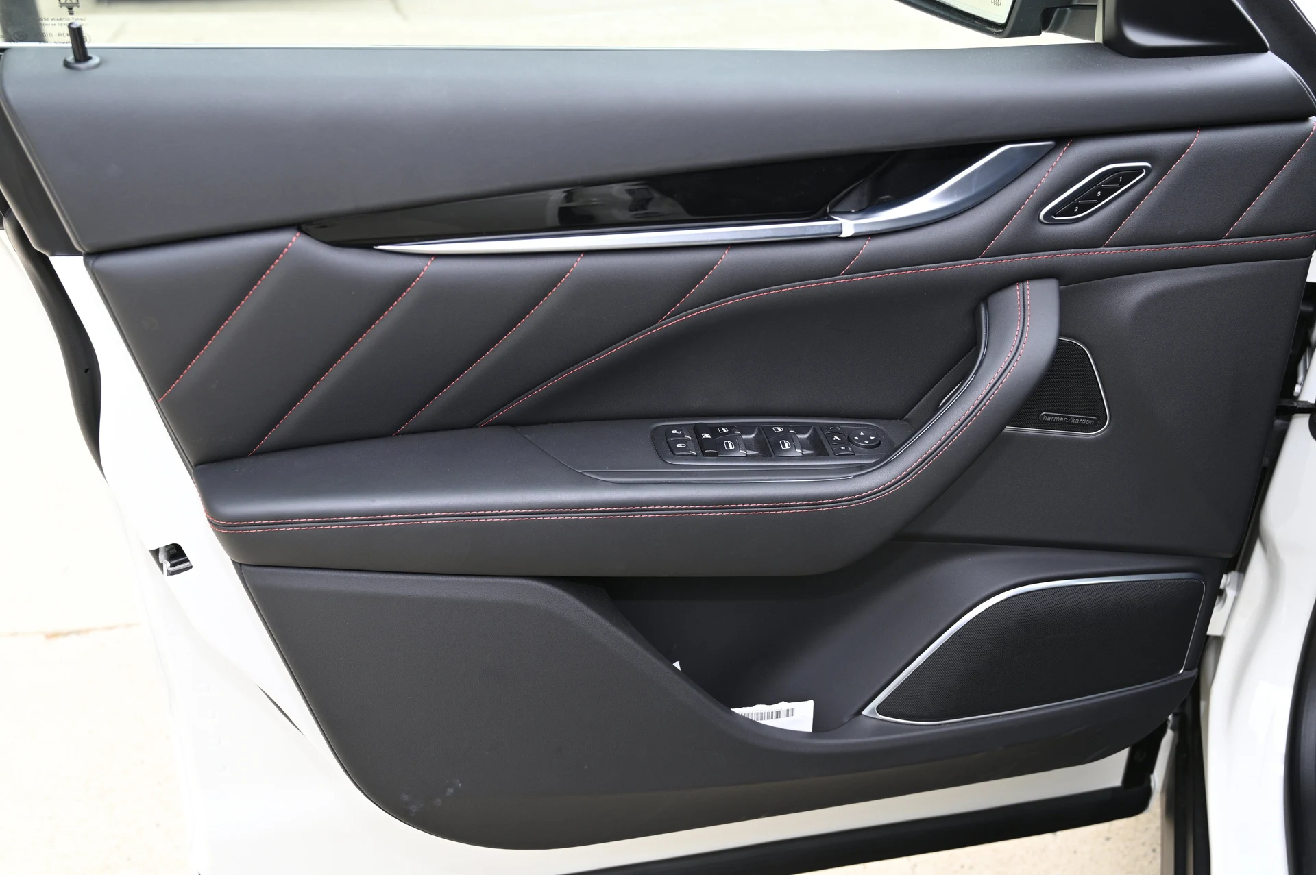 mph015_2908430278_3191e8b43df148ee9d7cc723a001e77b_46856ec0d7