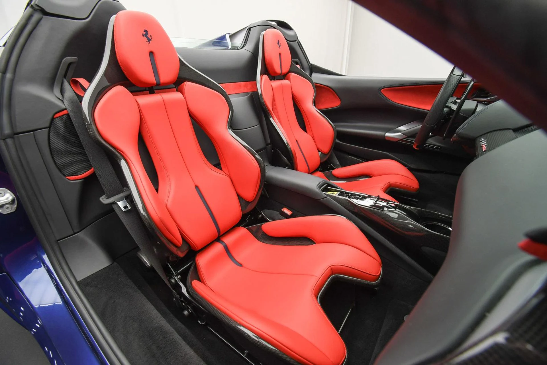 mph015_2908793927_Used_2023_Ferrari_SF_90_Spider_1740041887_bcec1dd121