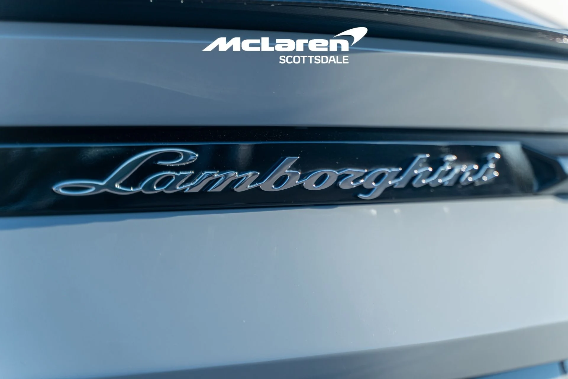 mph015_2910444054_Used_2021_LAMBORGHINI_URUS_1765671220_0a23df8416