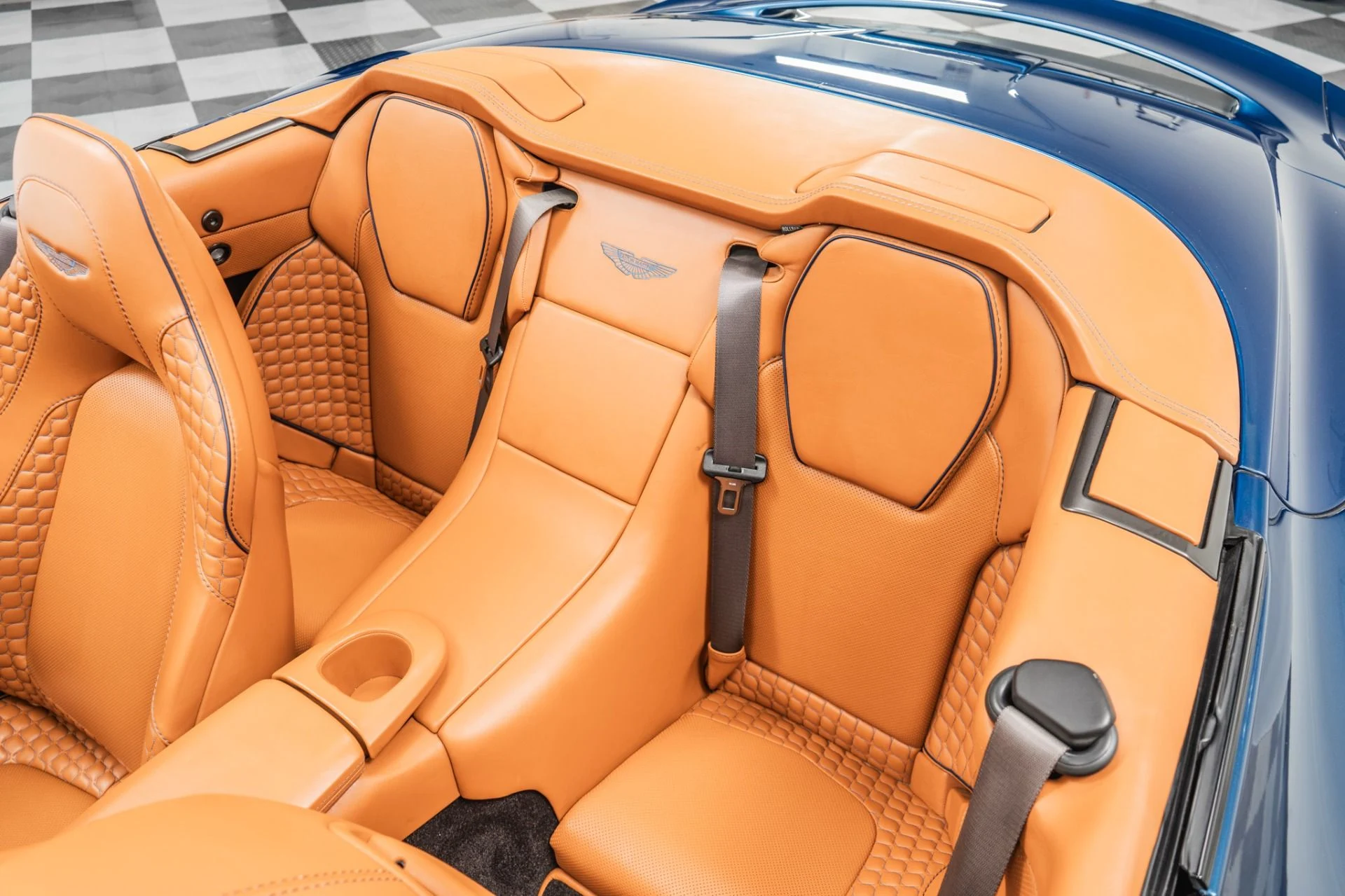 mph015_2915172448_Used_2016_Aston_Martin_Vanquish_Volante_Low_Miles_Amazing_Color_Combination_1785262307_b9defa4356