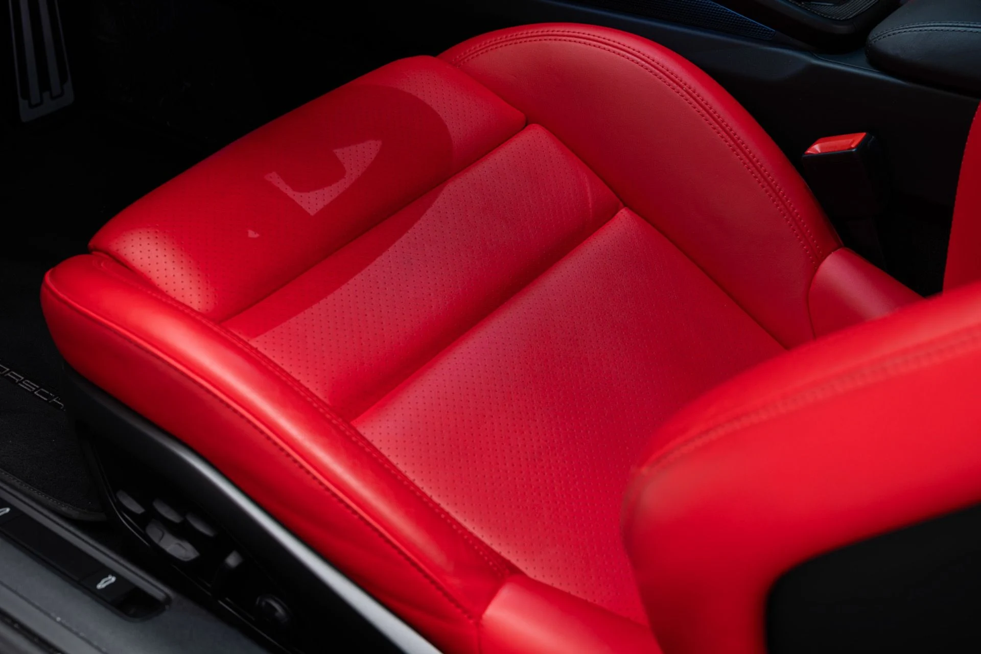 mph015_291625416_Used_2024_Porsche_911_GT_3_Touring_1776272098_585f173270