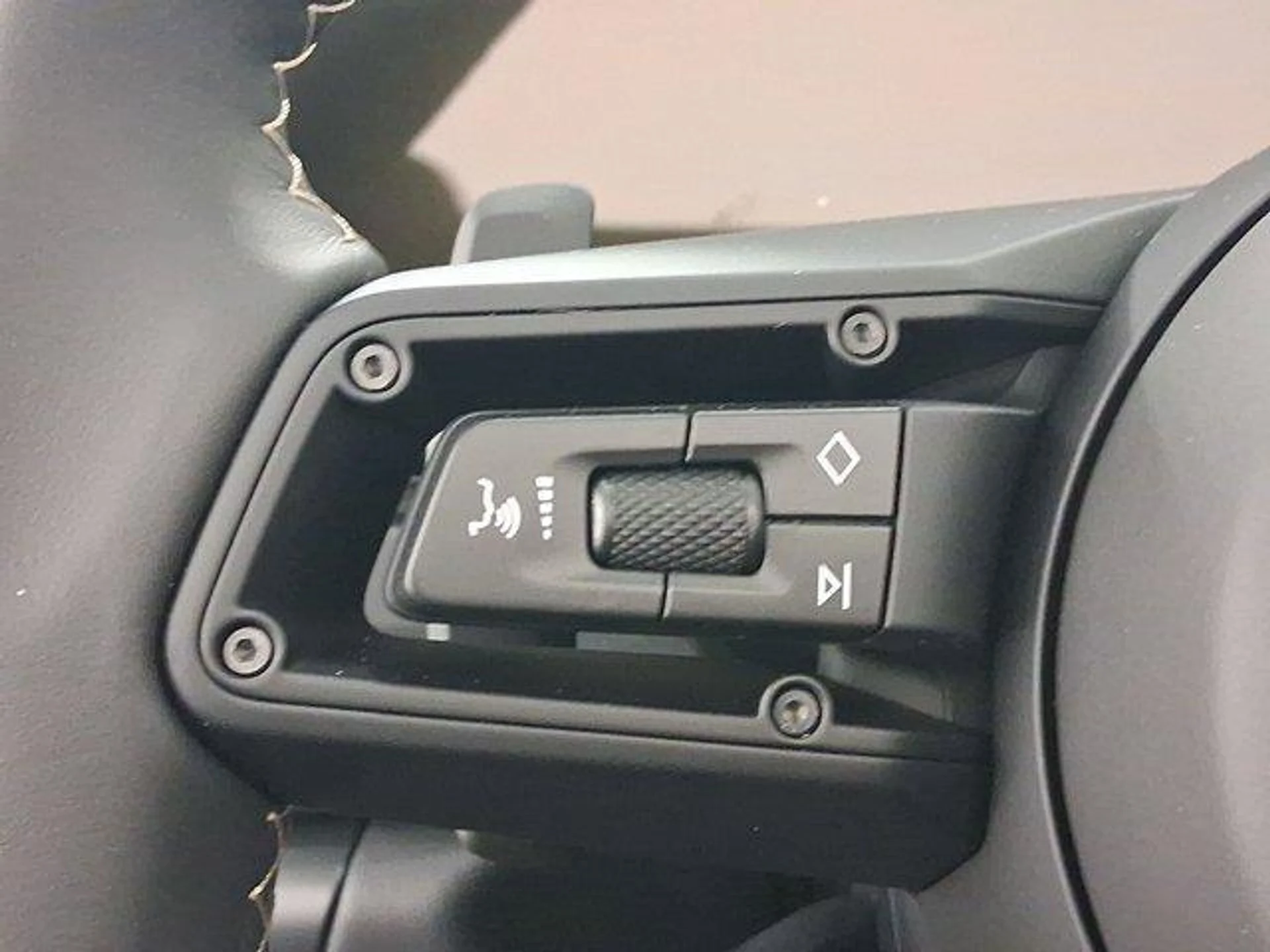 mph015_2920766286_Ba_Ne_Szs_9_Mx_Y4s_AB_Ic90957_Xn_E_7c07125a41