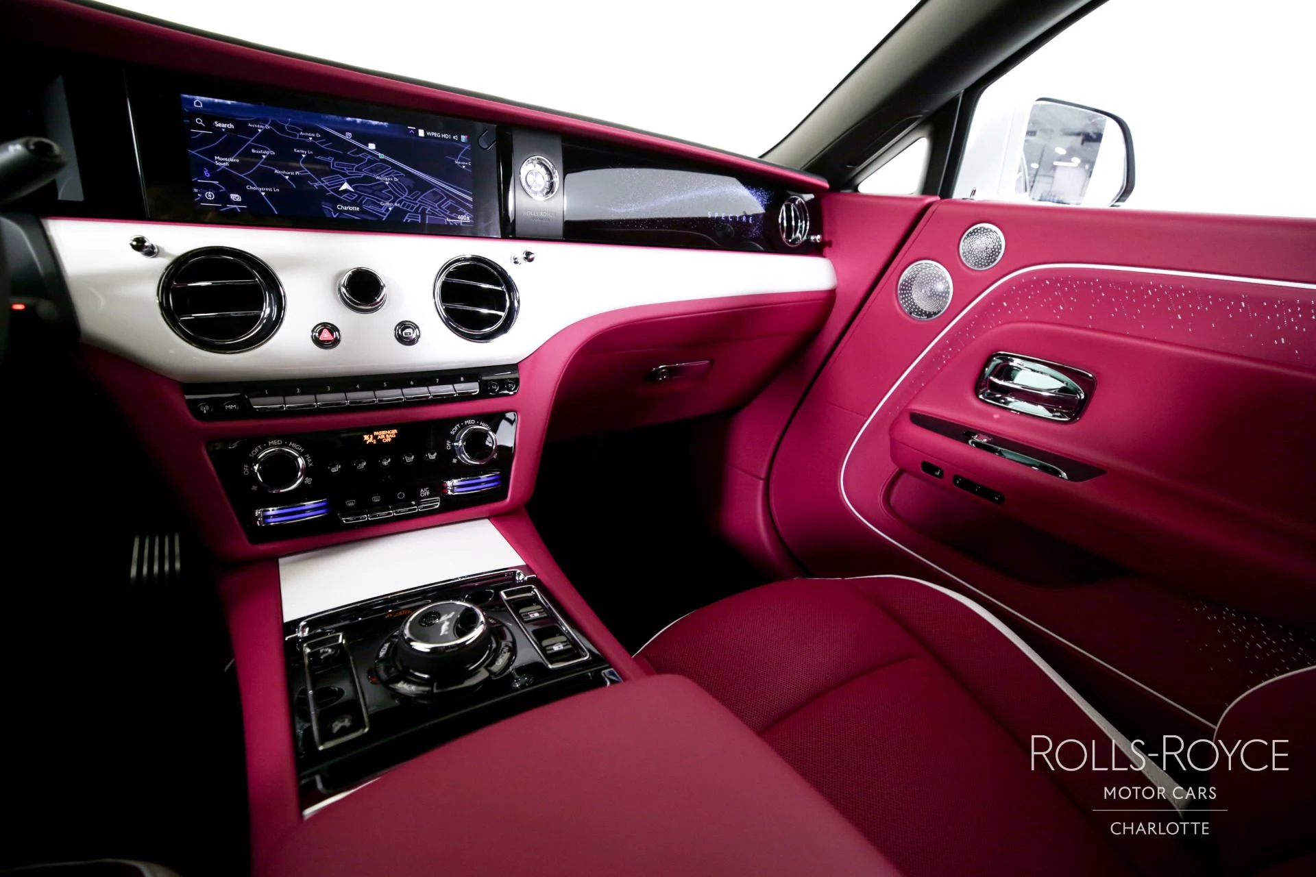 mph015_2925359972_Used_2024_Rolls_Royce_Spectre_1711139592_04b2f1b2f2