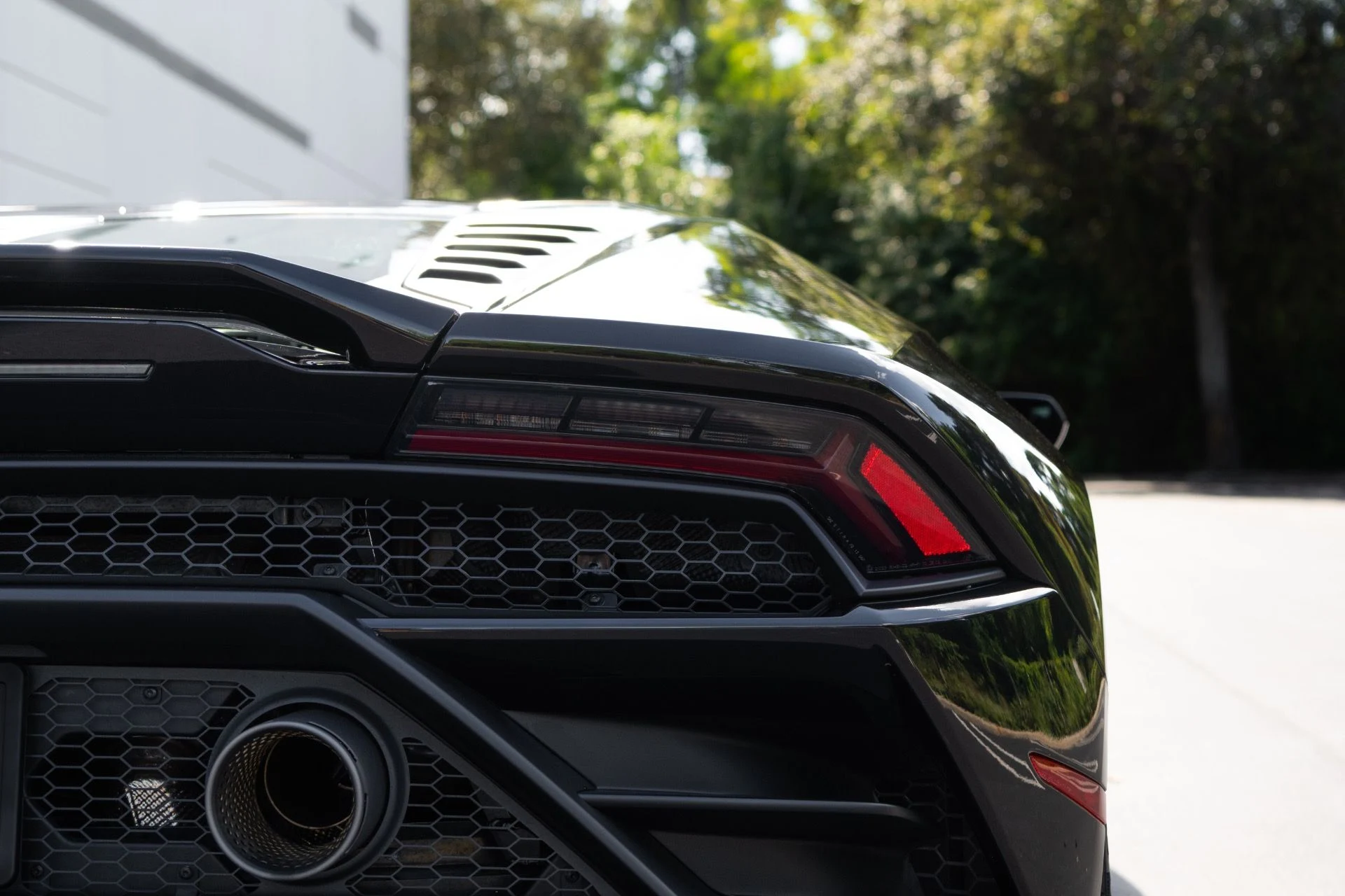 mph015_2939033750_Used_2022_Lamborghini_Huracan_EVO_1764129423_ee14c2e307