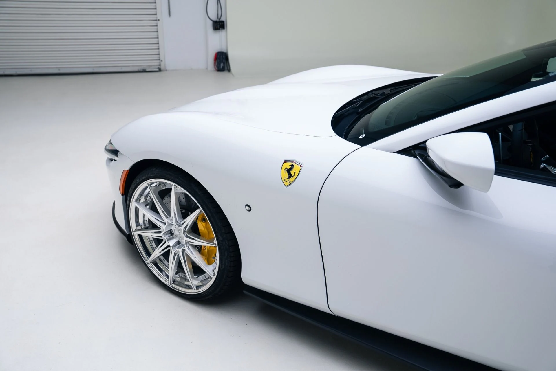 mph015_2944015110_Used_2025_Ferrari_Roma_Spider_1766089214_1275ecf60b