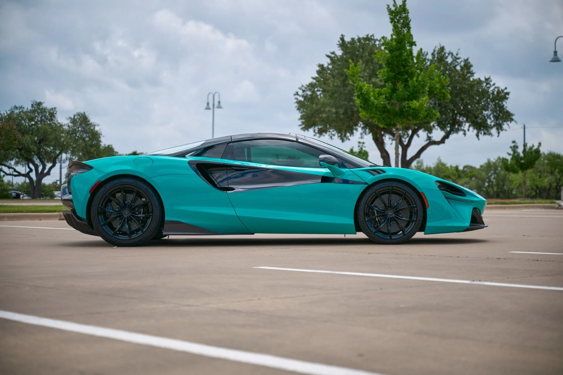 mph015_2947117650_Used_2025_Mc_Laren_Artura_Spider_1779138981_8aac4e36f7