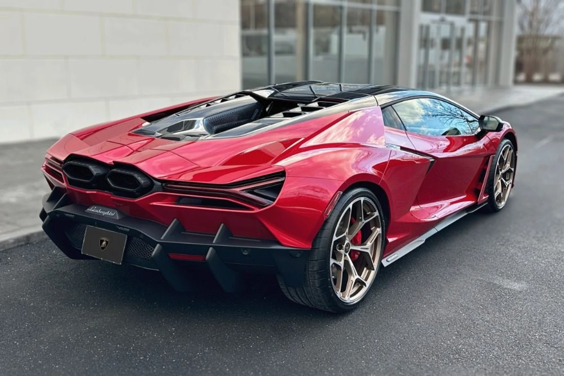 mph015_295112161_Used_2025_Lamborghini_Revuelto_1769640278_990aab6d15