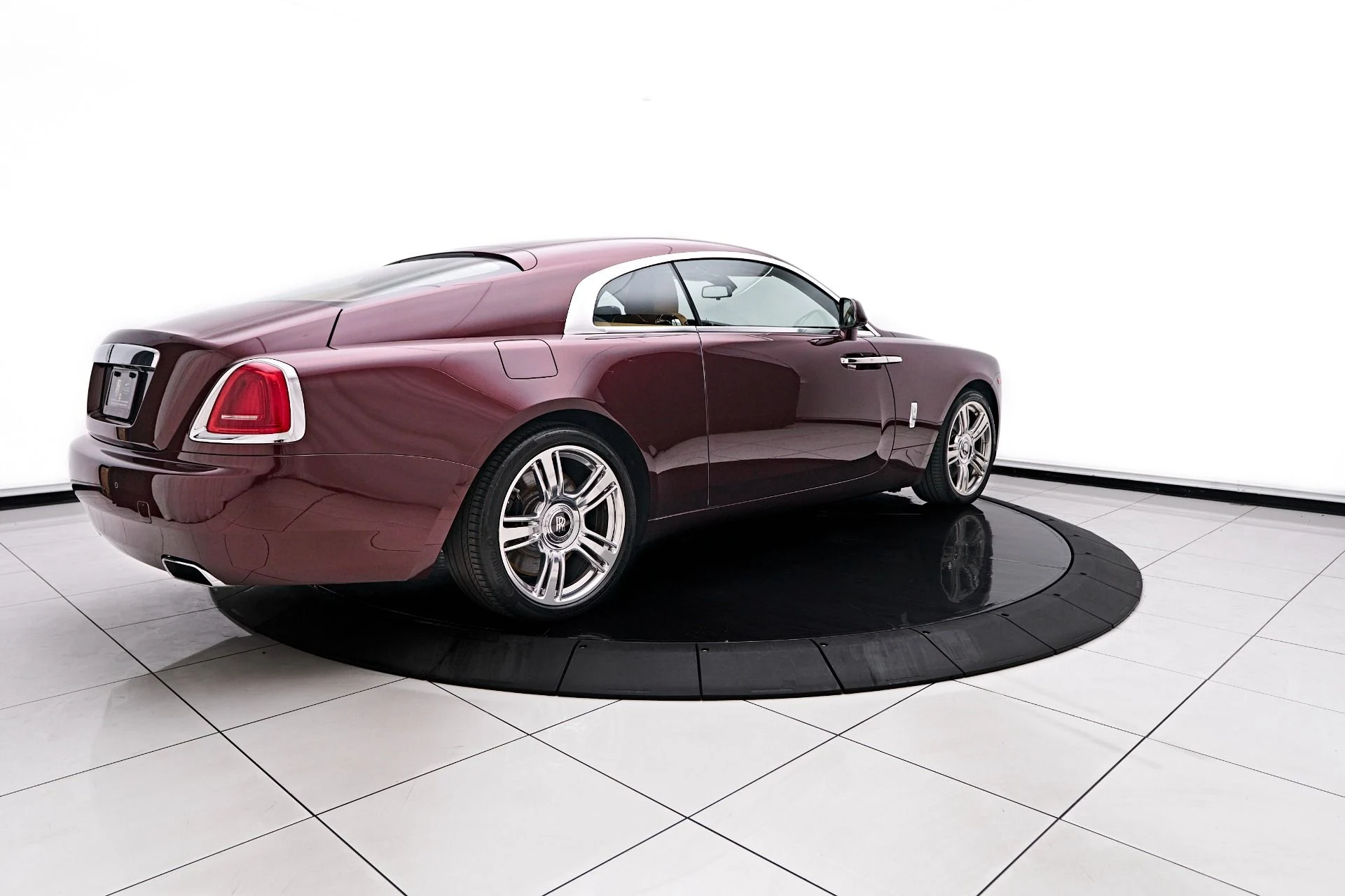 mph015_2952341797_Used_2015_Rolls_Royce_Wraith_Base_1757113587_14633f0c8e
