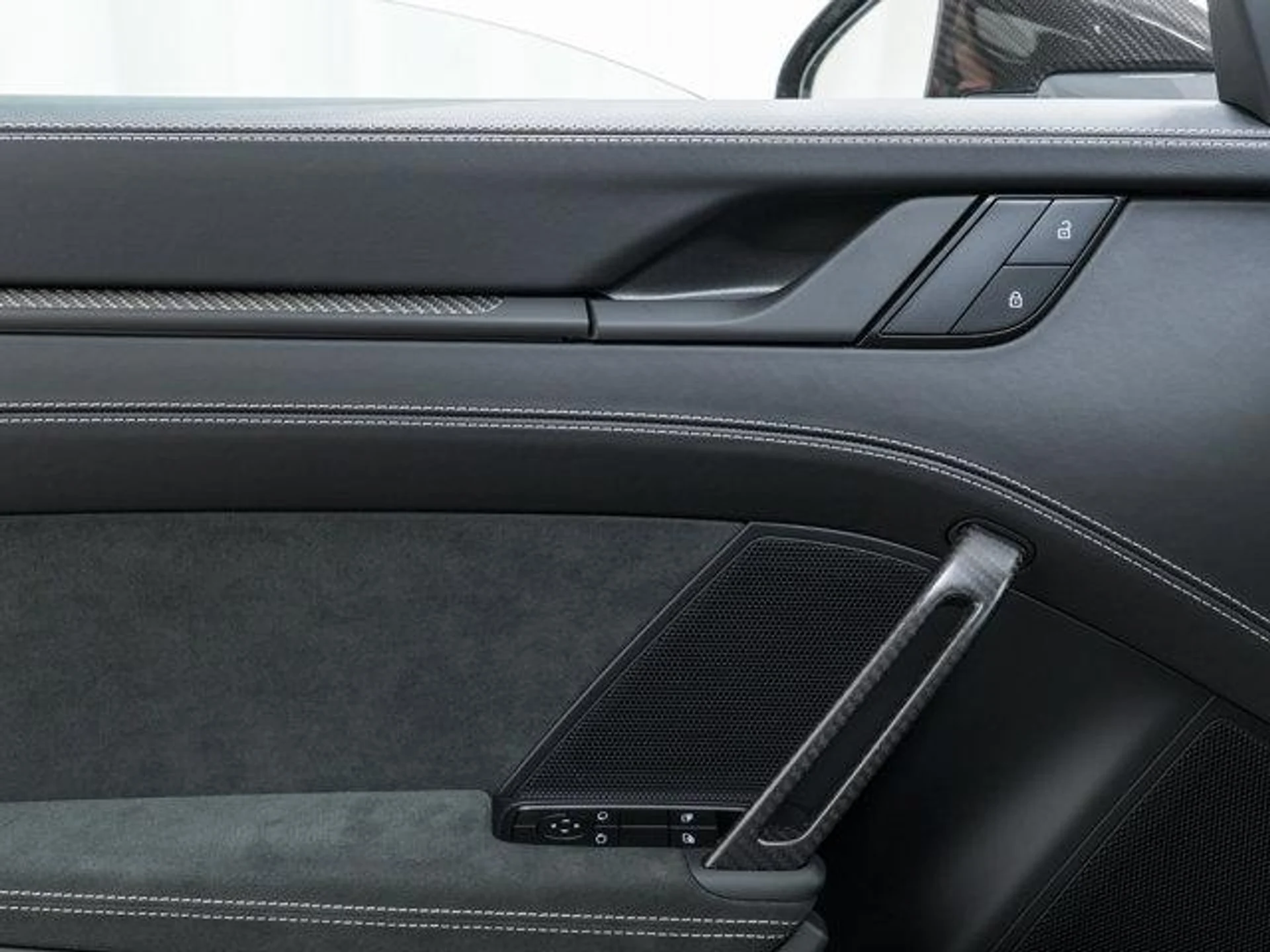 mph015_2953678481_Ed02b_ZH_84hvu9m_u92_Utt_Xl6p_Do_5251258880