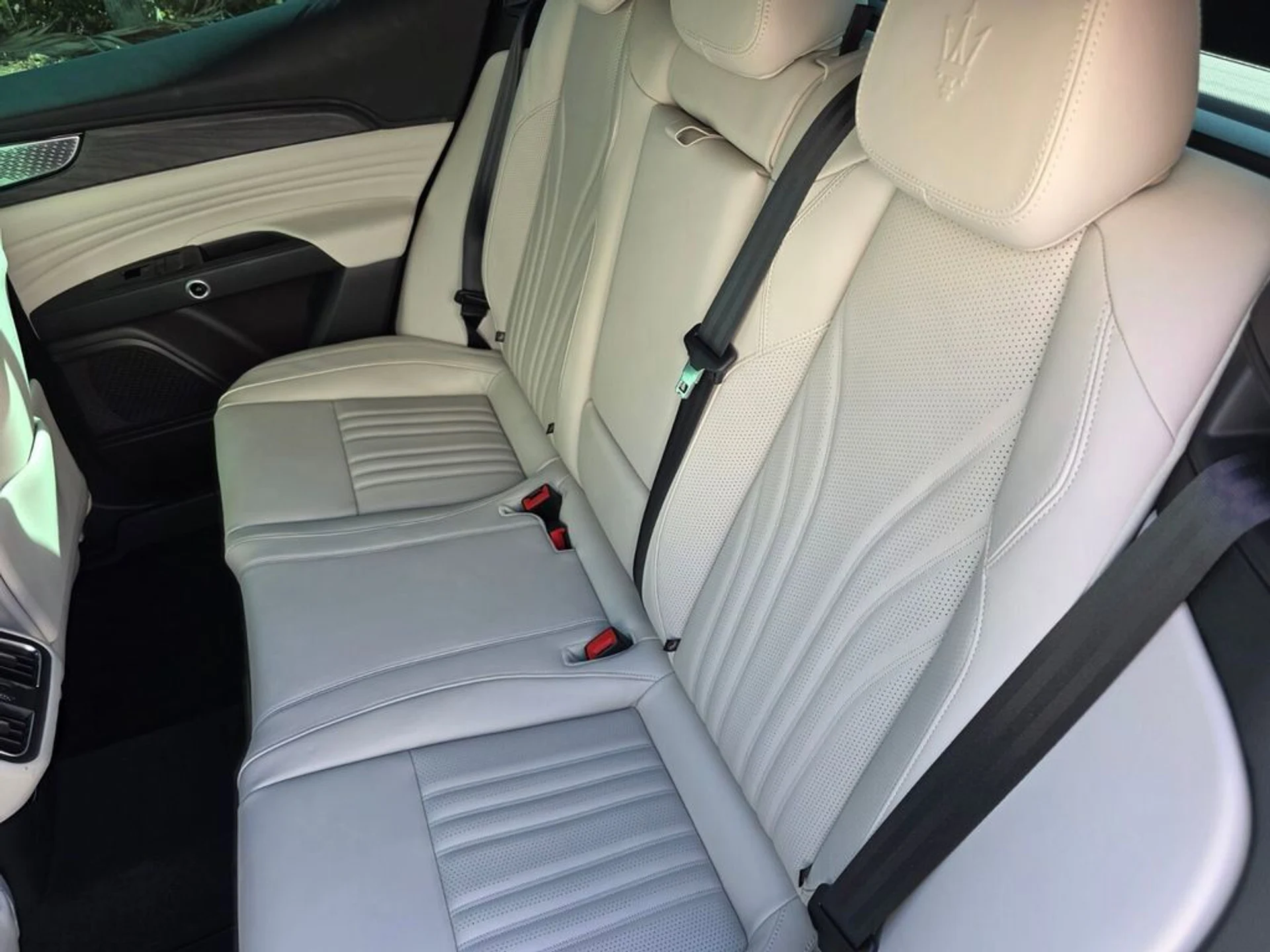 mph015_2958817610_04a7cc60640b24ae345904dccb023cad_5b864d9895