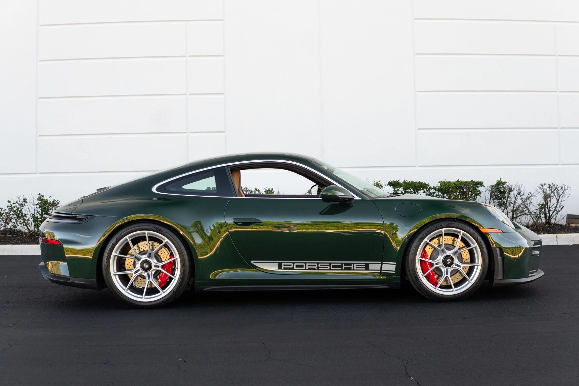 mph015_297607781_Used_2026_Porsche_911_GT_3_Touring_1770143984_982c78cadd