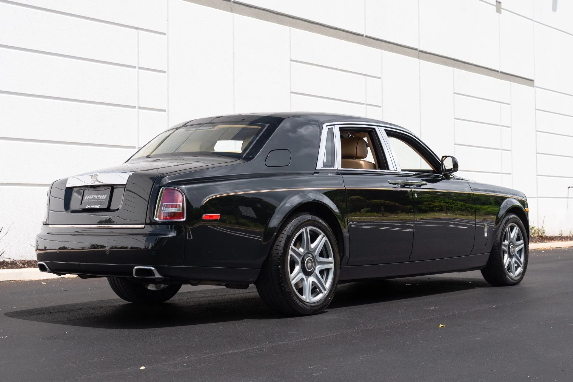 mph015_2984009082_Used_2015_Rolls_Royce_Phantom_1779983365_cf73da121a