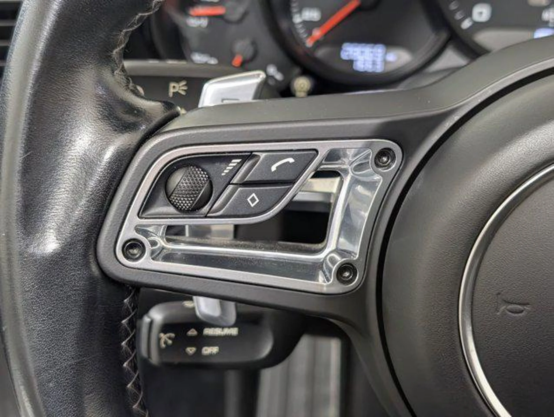 mph015_298421739_lnv_A_Ubdjv7_Tz7vs3_Ui51_IR_33640_415a2c667e