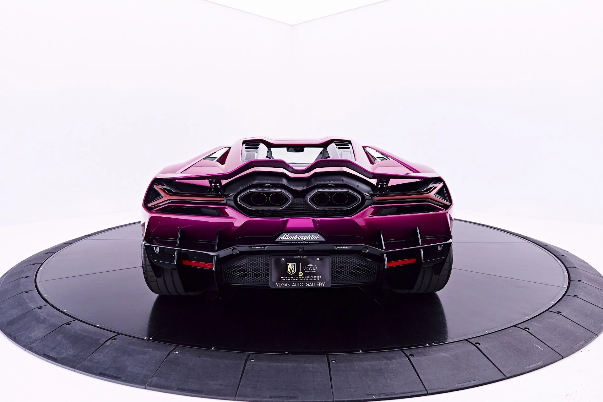 mph015_2992305900_Used_2025_Lamborghini_Revuelto_Base_1782964989_350ddcf693