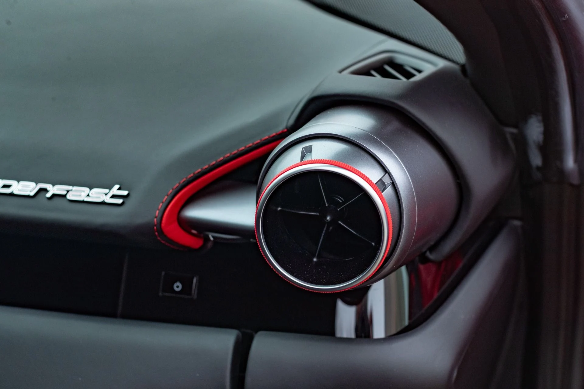 mph015_2992476629_Used_2020_Ferrari_812_Superfast_1765217828_246b01f498