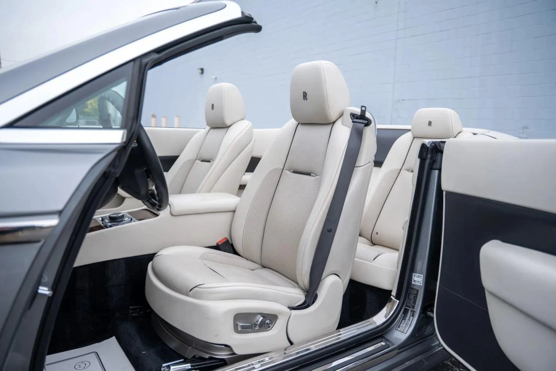 mph015_2992668040_7b6daa77930e880f1851a90a140c9fcf_e04e03209f