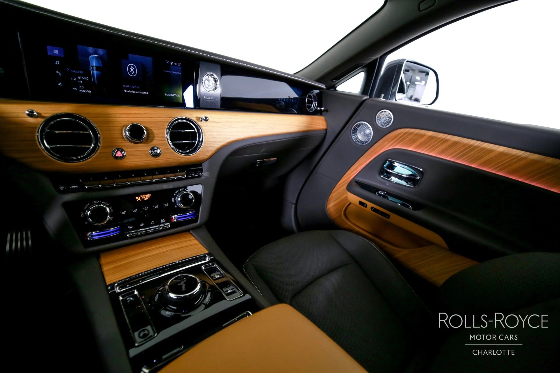mph015_2996958064_Used_2025_Rolls_Royce_Spectre_1757713679_bc9303fd54